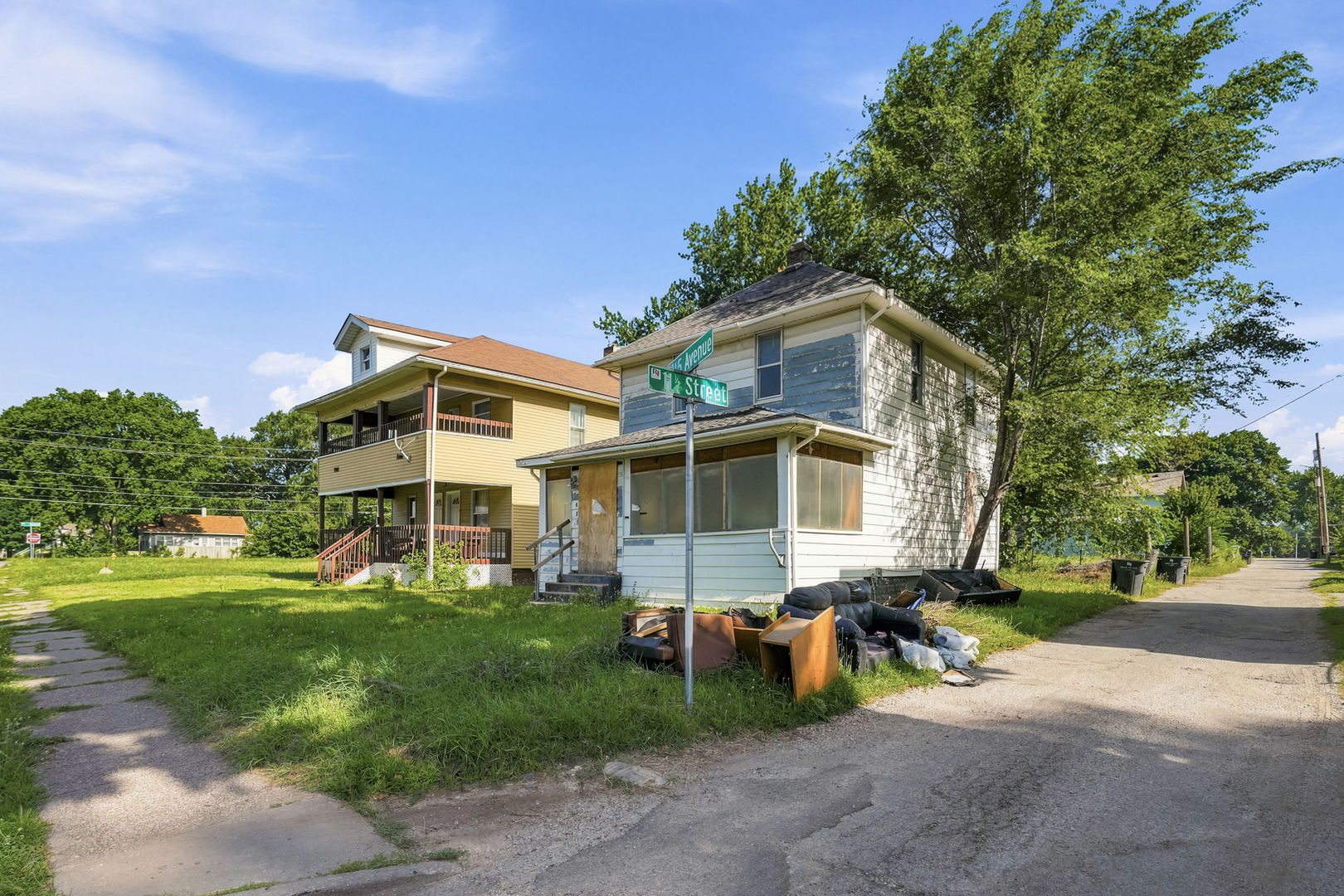 1121 15th Avenue Property Photo 3