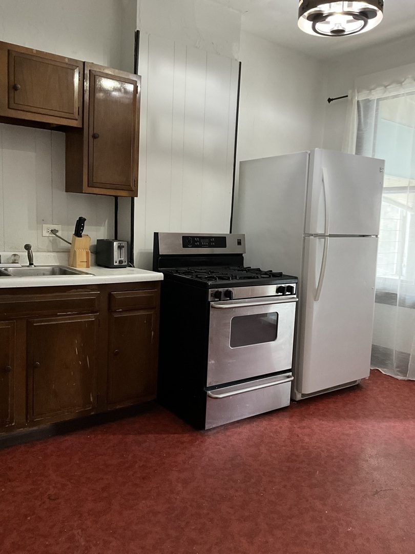 1223 W Gunnison Street Property Photo 12