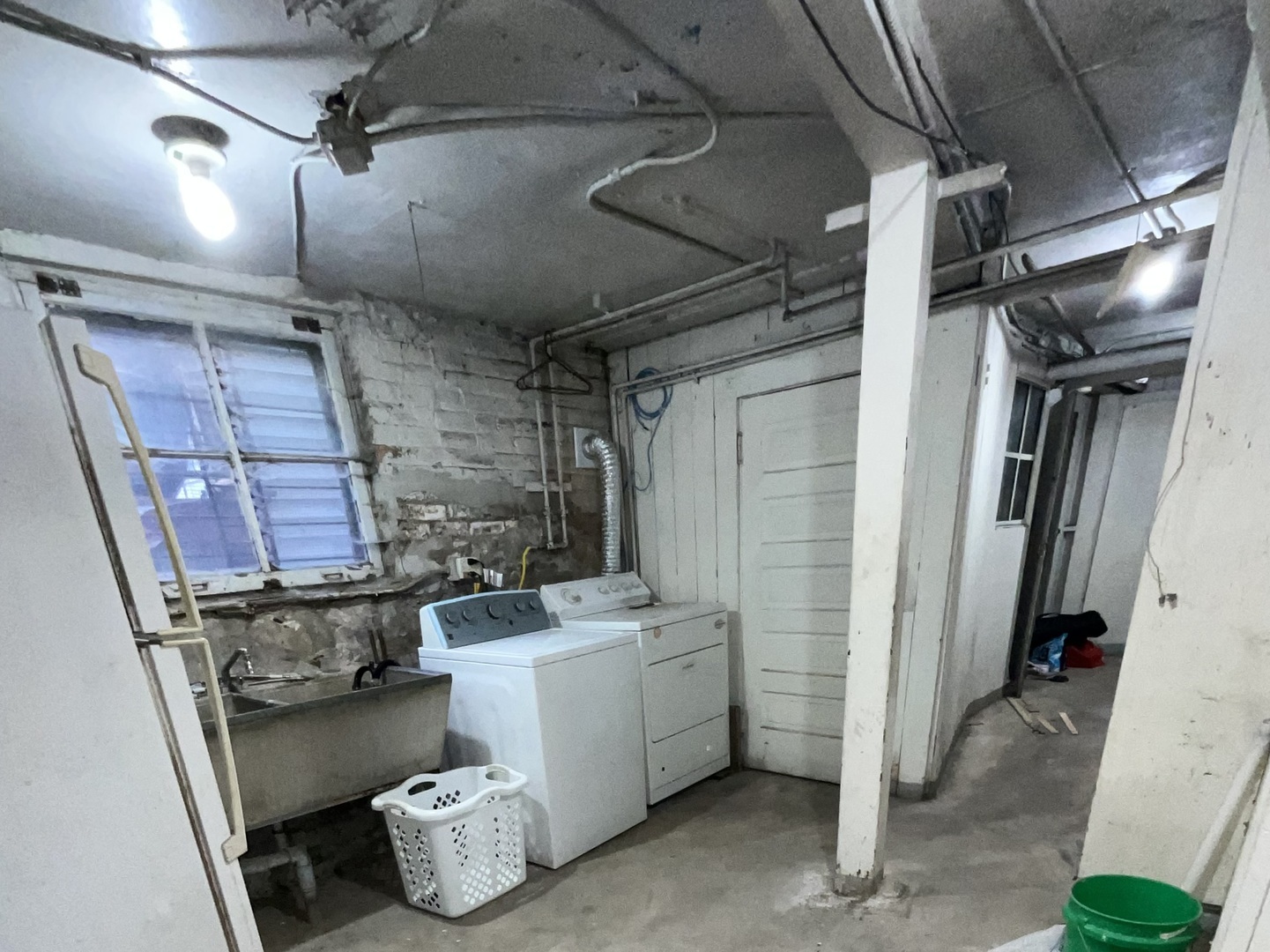 1223 W Gunnison Street Property Photo 24