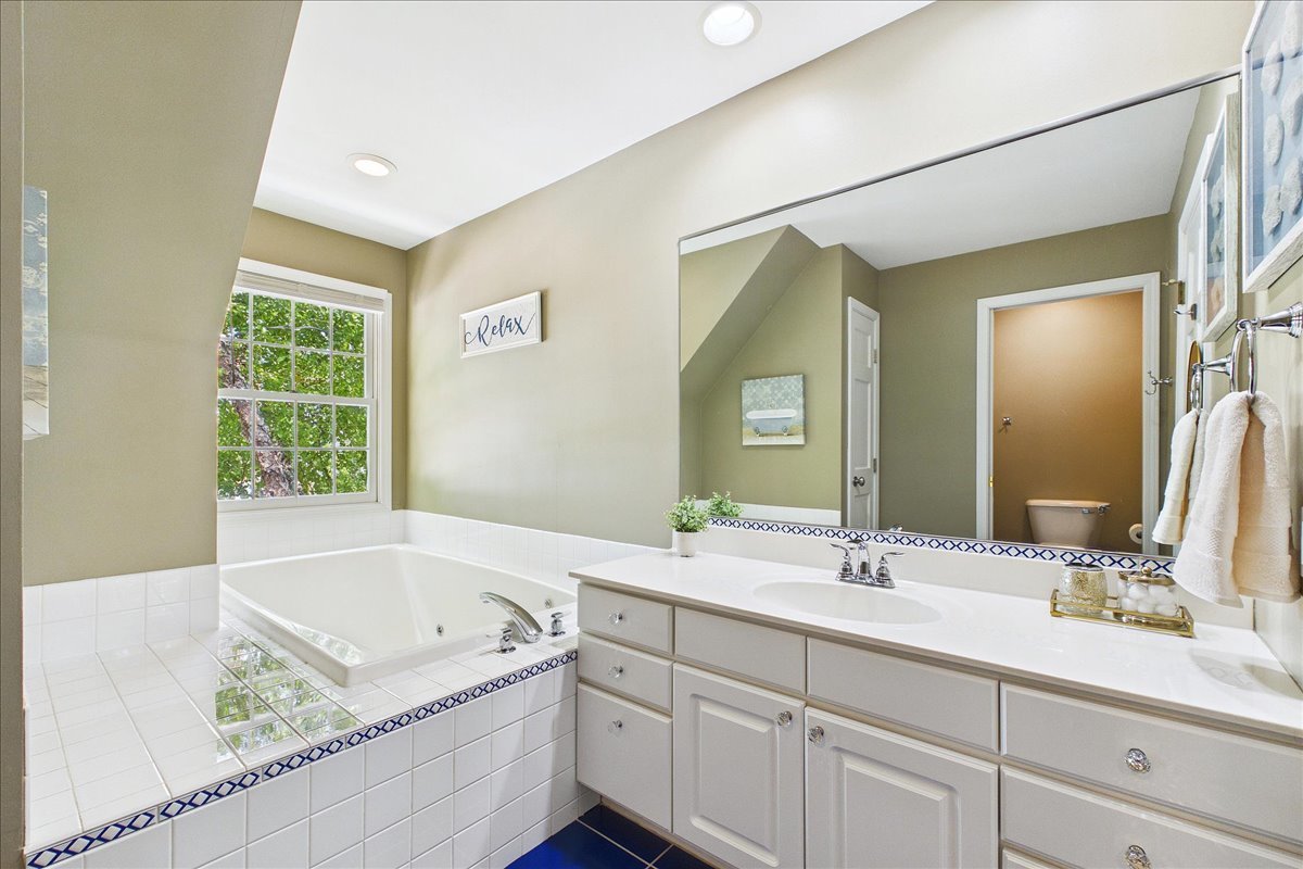 608 Fox Hollow Property Photo 18
