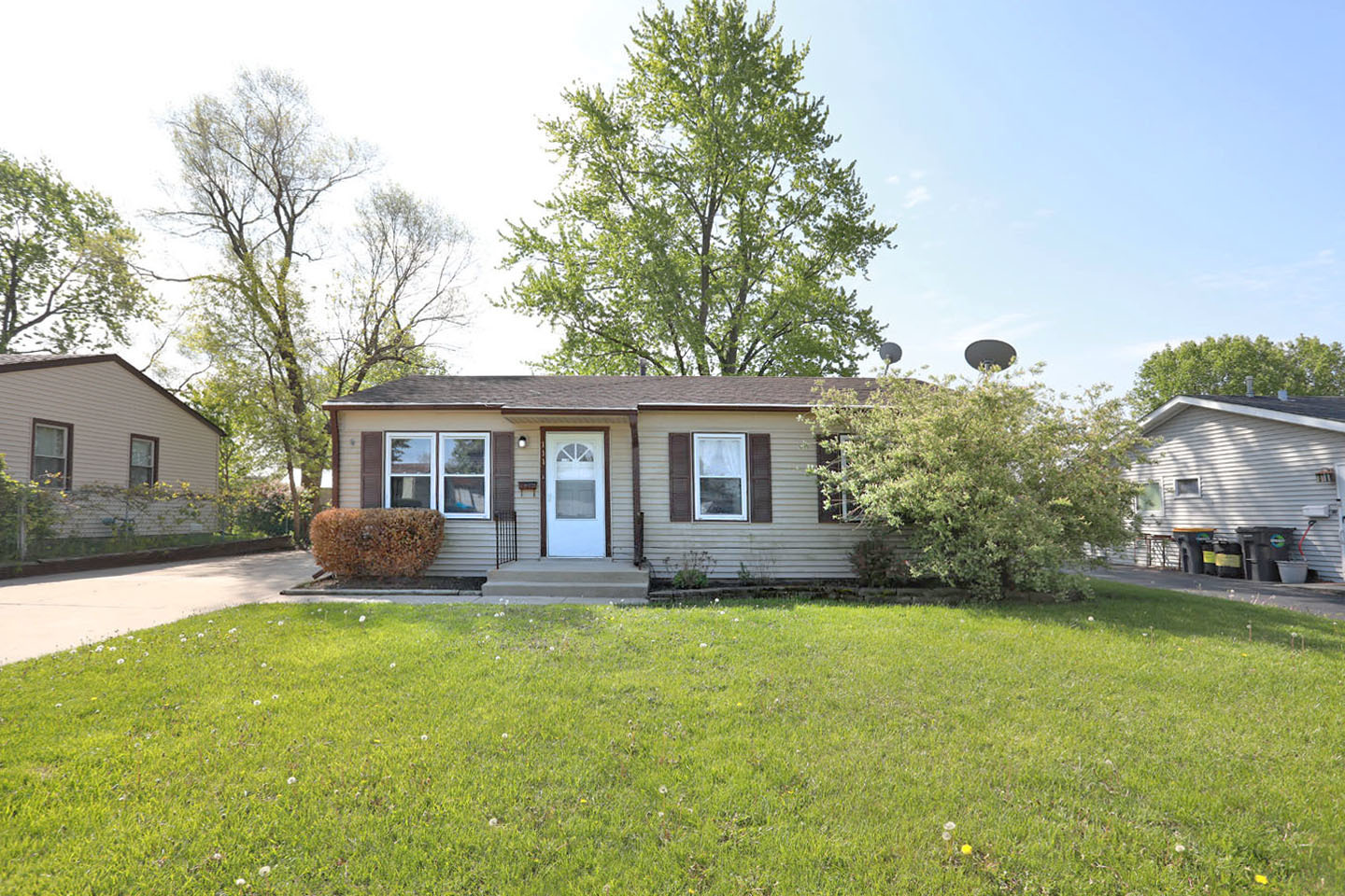 111 Elm Lane Property Photo 1