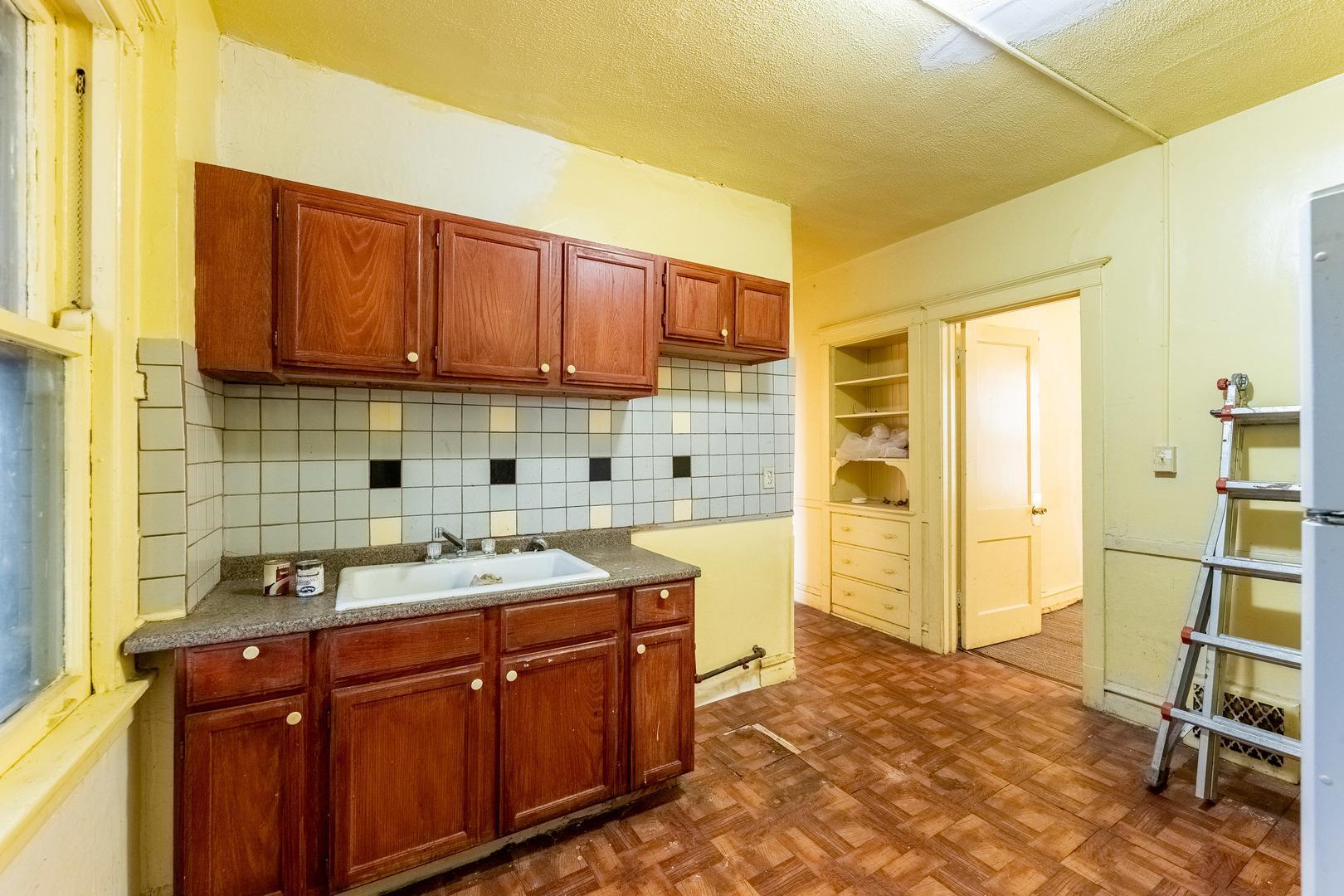 11849 S Wentworth Avenue Property Photo 9