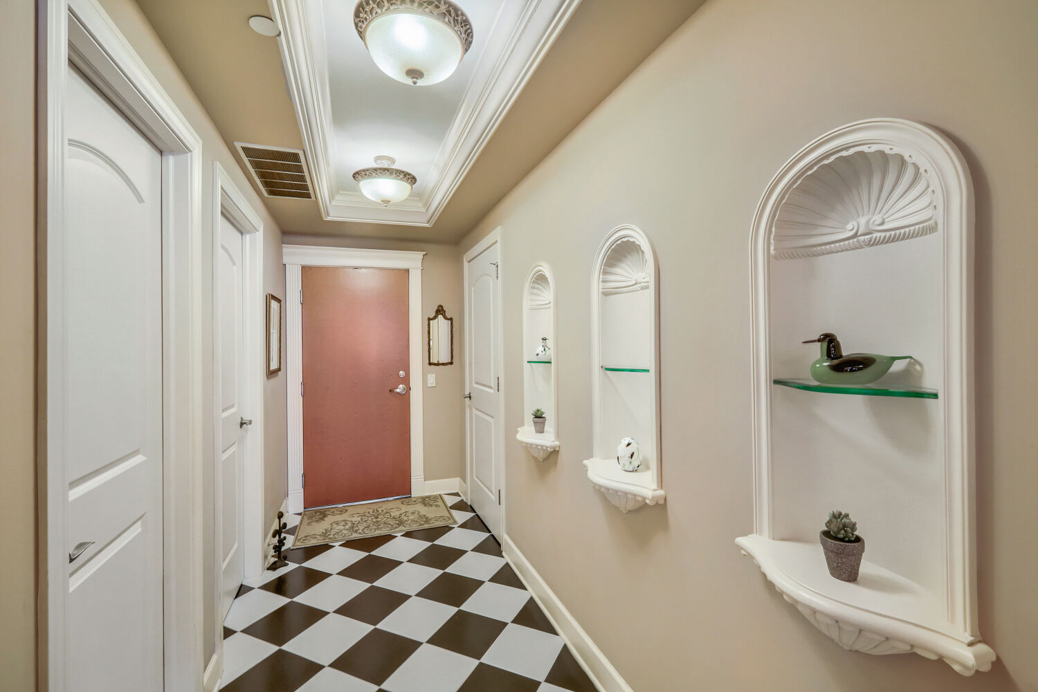 10 E Burlington Street 3b Property Photo 4