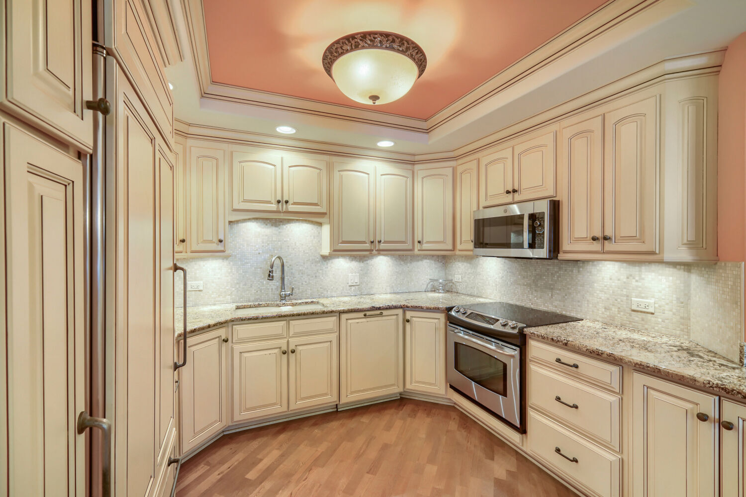 10 E Burlington Street 3b Property Photo 12