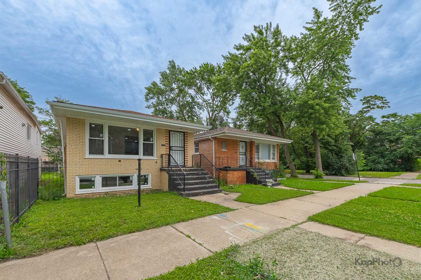11955 S Prairie Avenue Property Photo 2