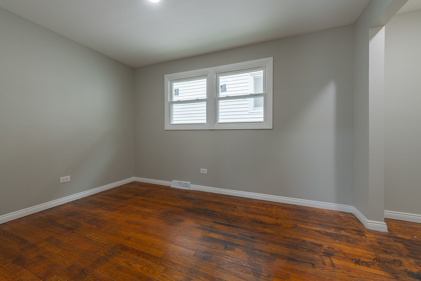 11955 S Prairie Avenue Property Photo 9