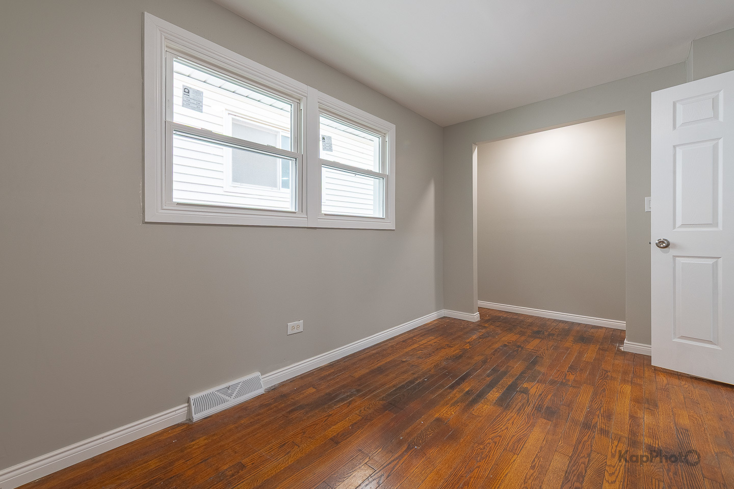 11955 S Prairie Avenue Property Photo 10