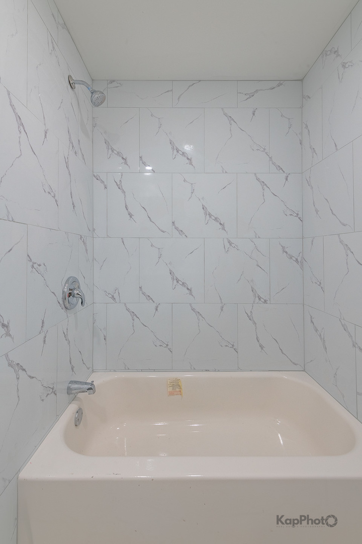 11955 S Prairie Avenue Property Photo 17