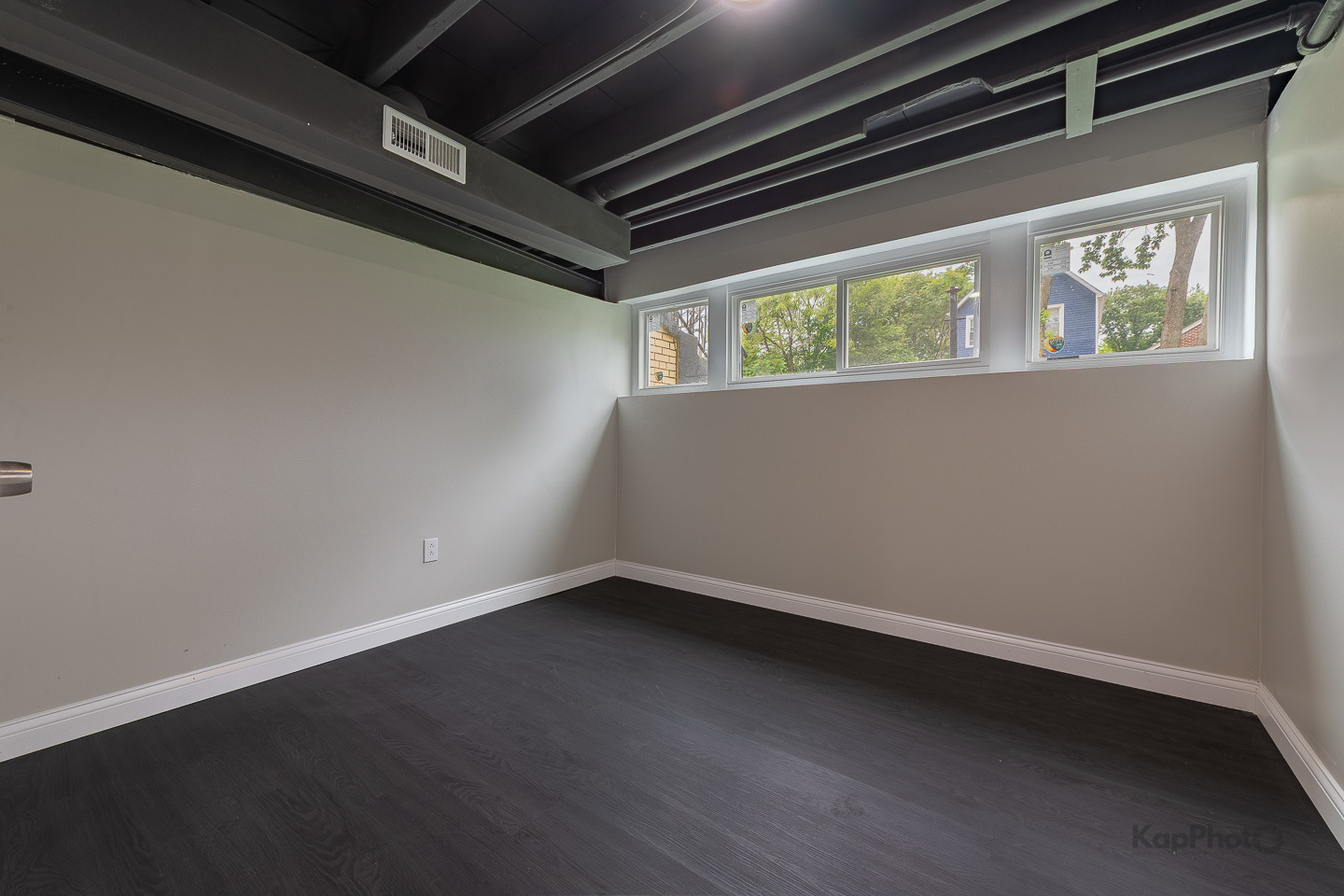 11955 S Prairie Avenue Property Photo 23