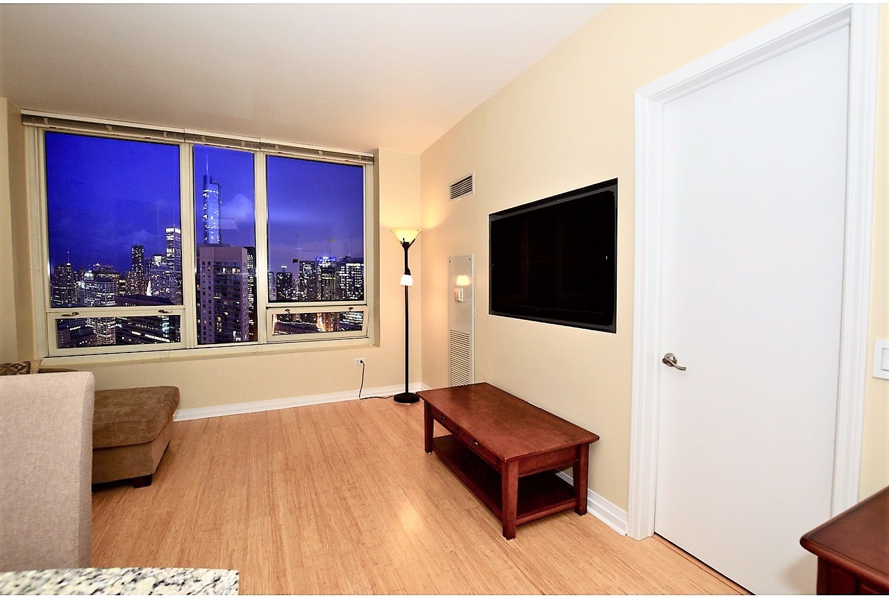 33 W Ontario Street 54c Property Photo 5