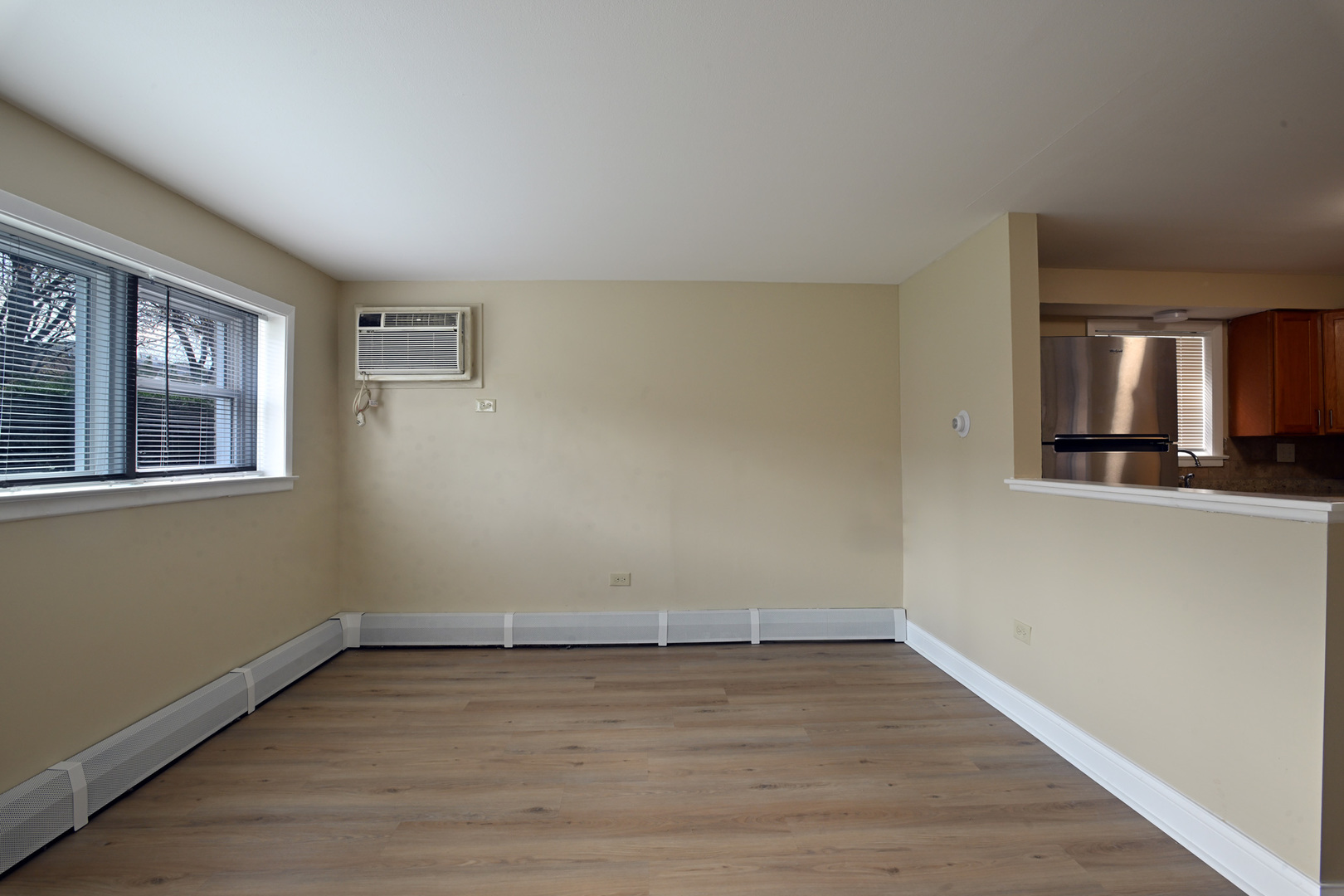1018 S 11th Avenue G Property Photo 3