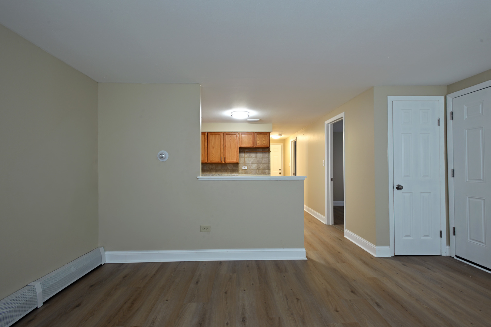 1018 S 11th Avenue G Property Photo 4
