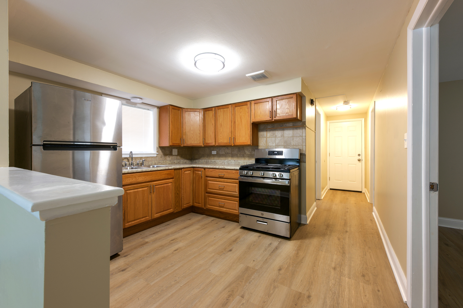1018 S 11th Avenue G Property Photo 6