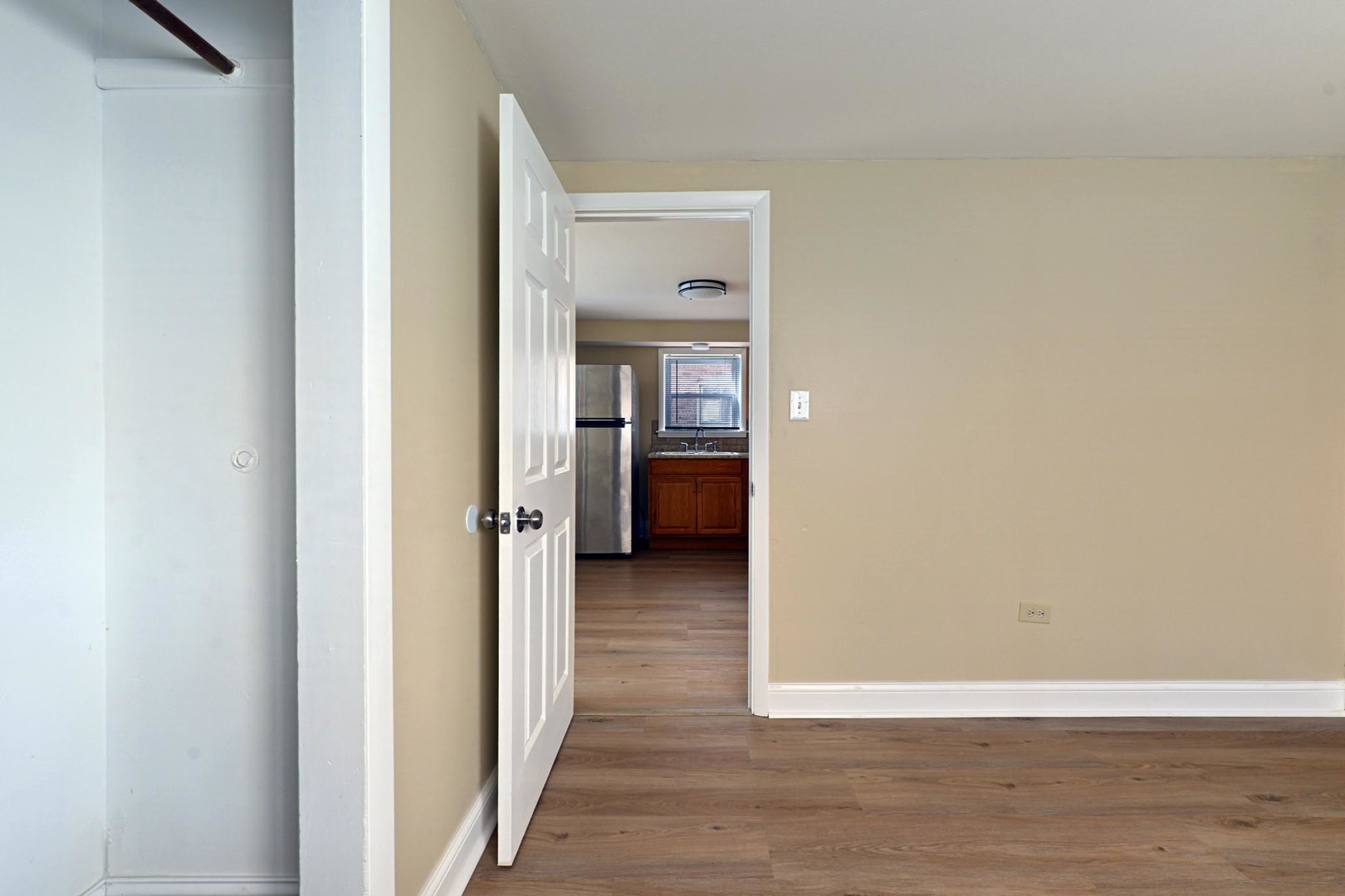 1018 S 11th Avenue G Property Photo 8