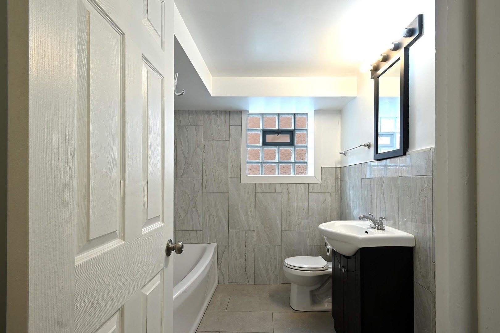 1018 S 11th Avenue G Property Photo 10