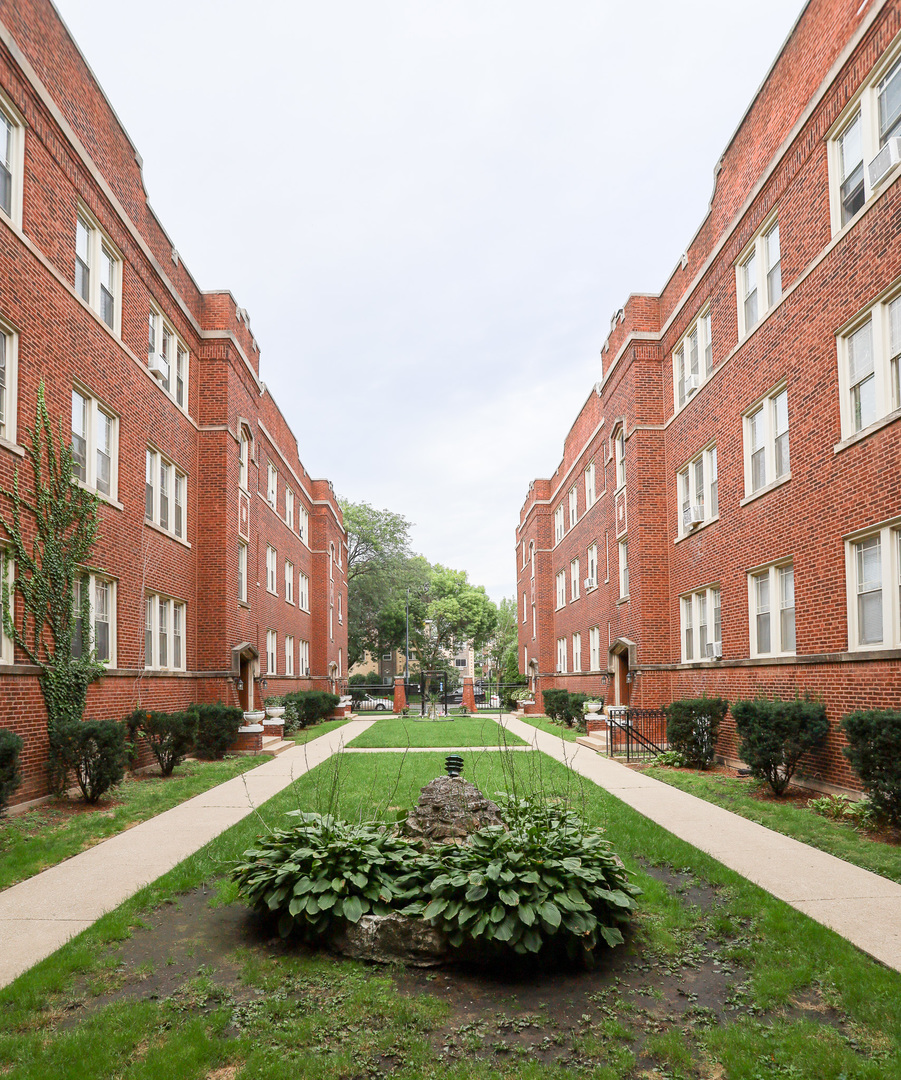 1335 W Touhy Avenue 3n Property Photo 1