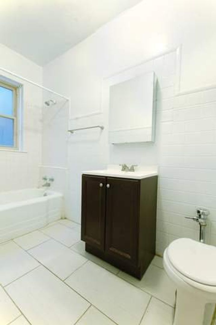 1335 W Touhy Avenue 3n Property Photo 7