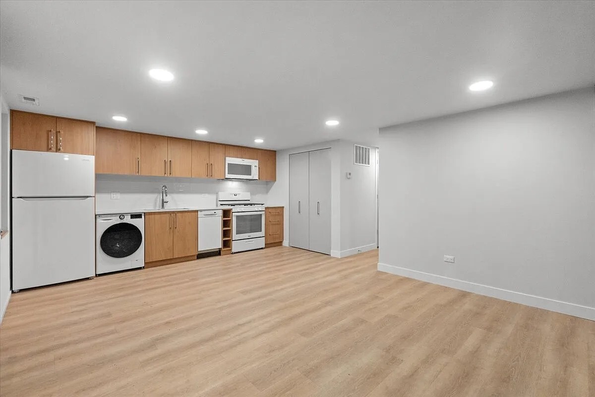 927 N Mozart Street G Property Photo 3