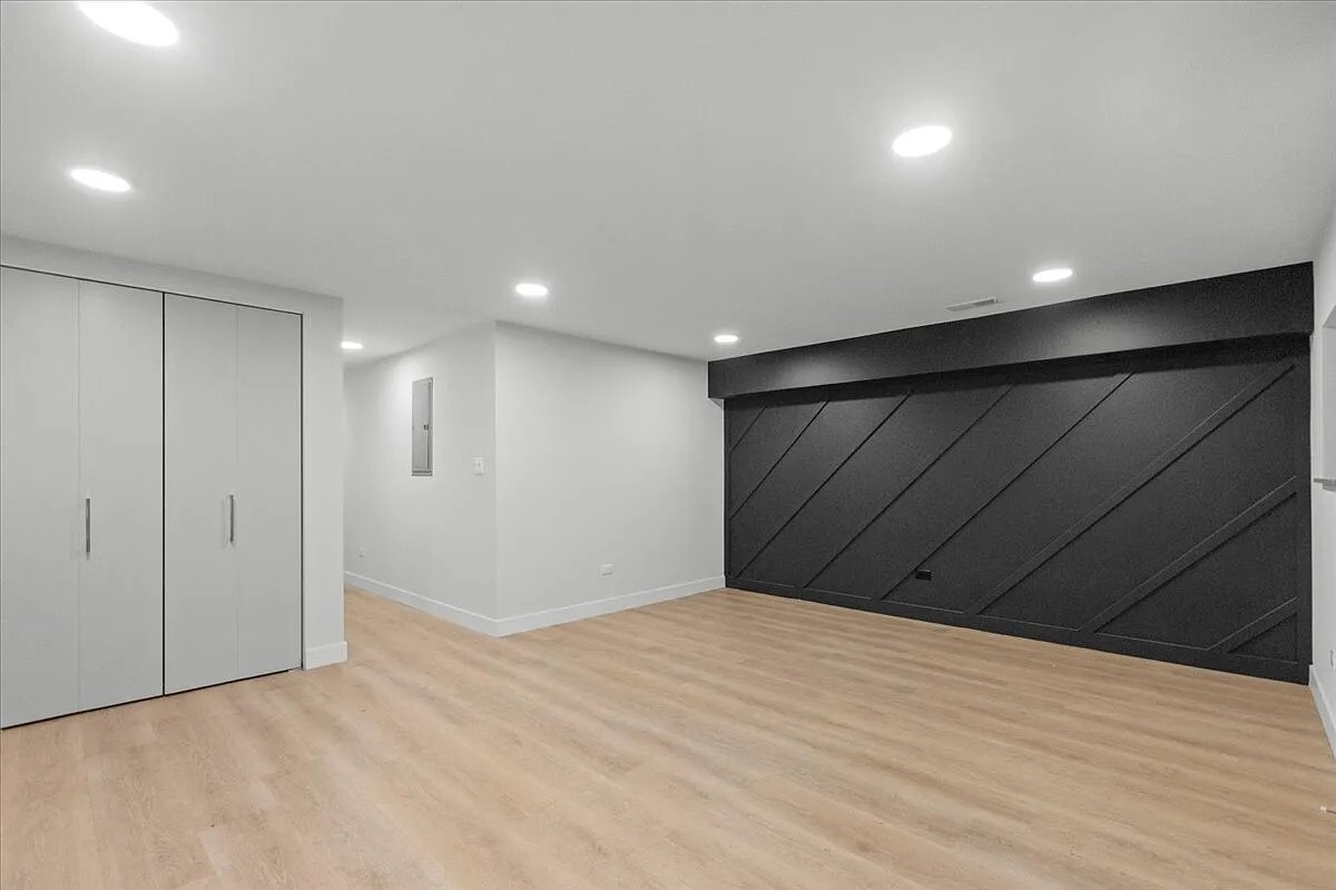 927 N Mozart Street G Property Photo 6