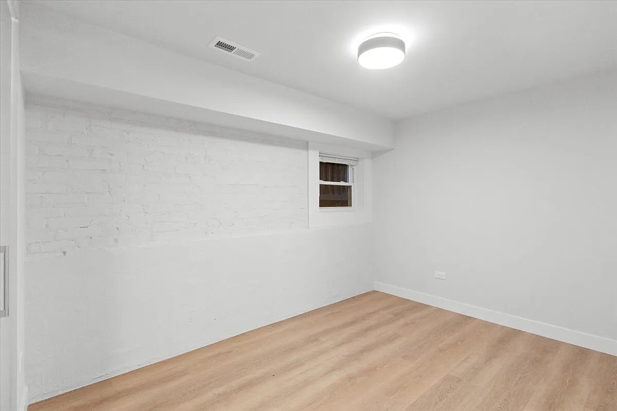 927 N Mozart Street G Property Photo 12
