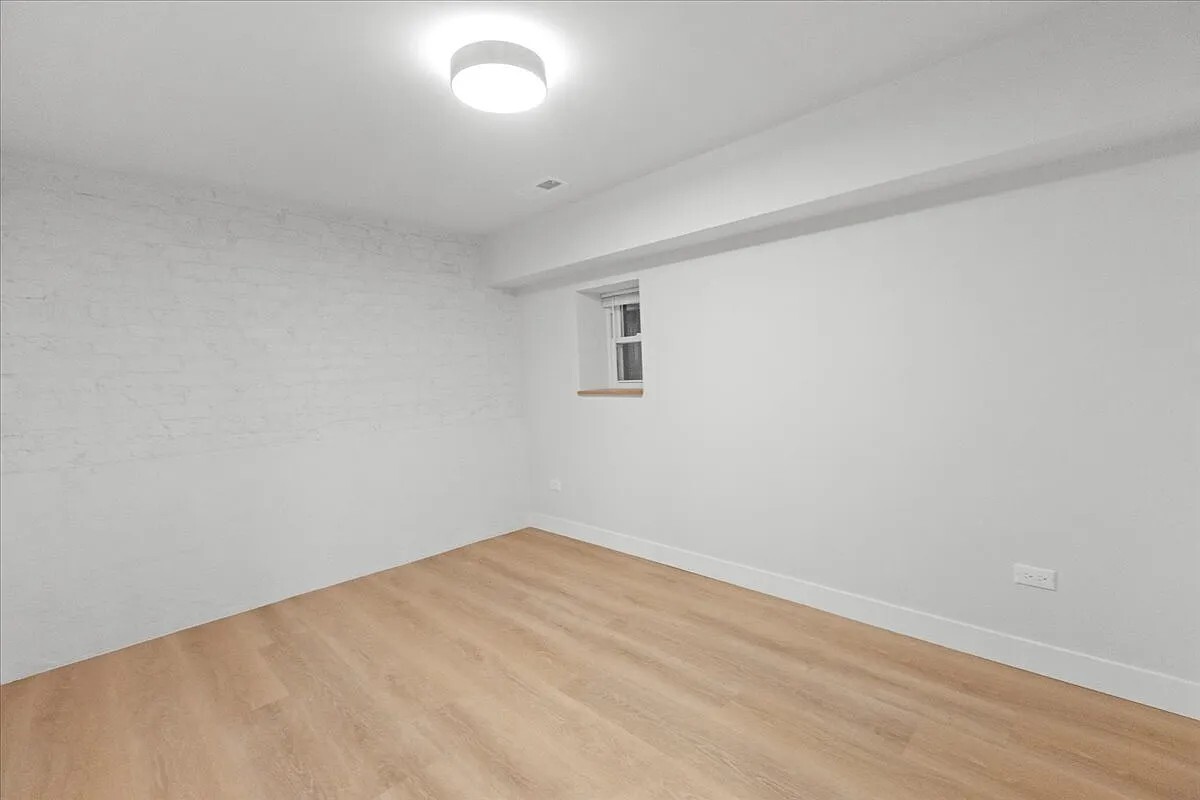 927 N Mozart Street G Property Photo 14