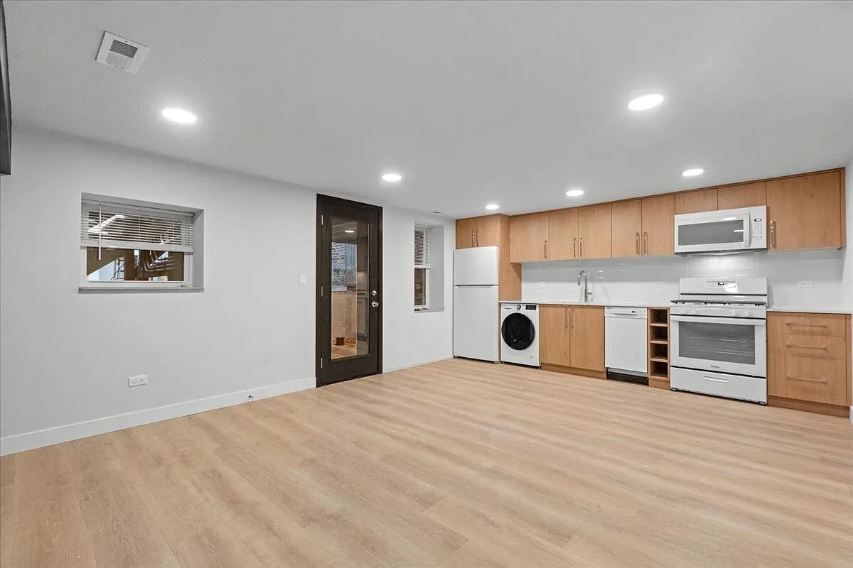927 N Mozart Street G Property Photo 15