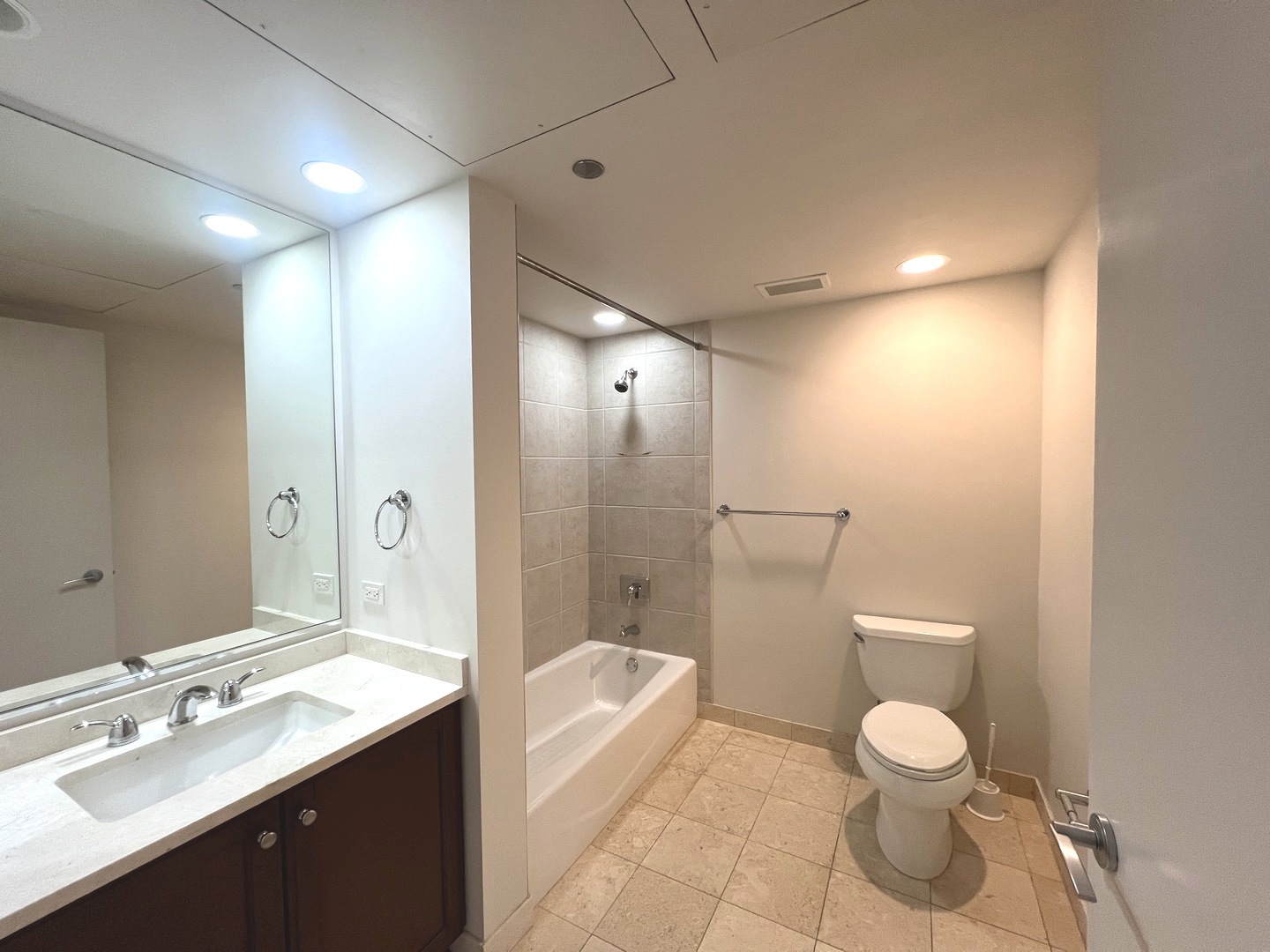 60 E Monroe Street 2604 Property Photo 6
