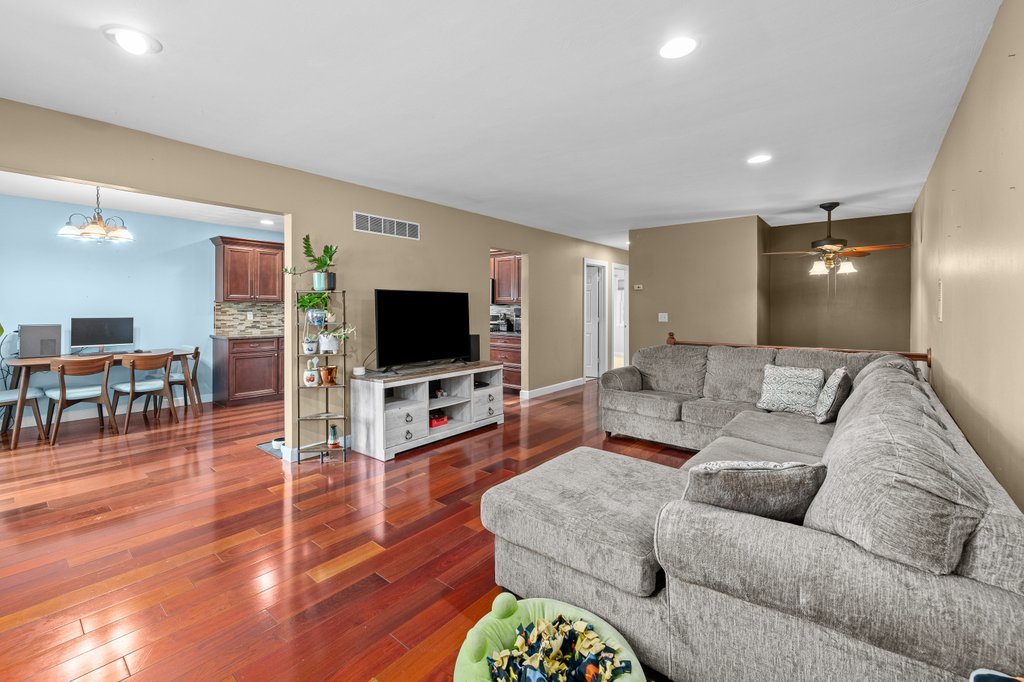 14 Pleasant View Drive Property Photo 6