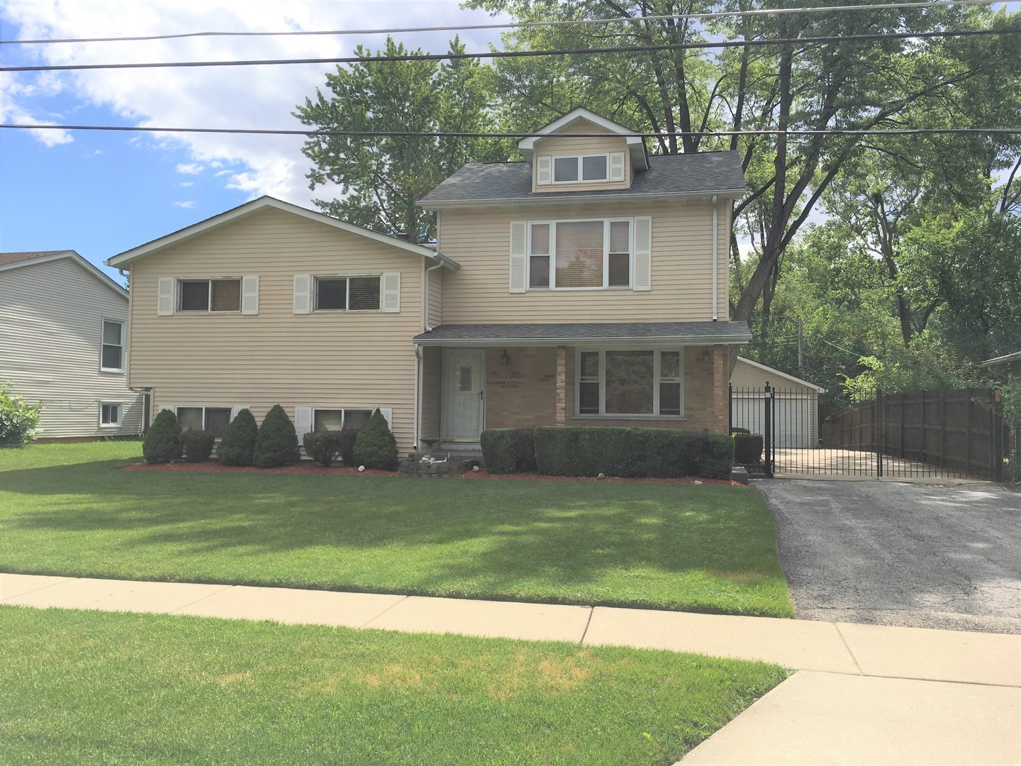 1373 Glen Ellyn Road