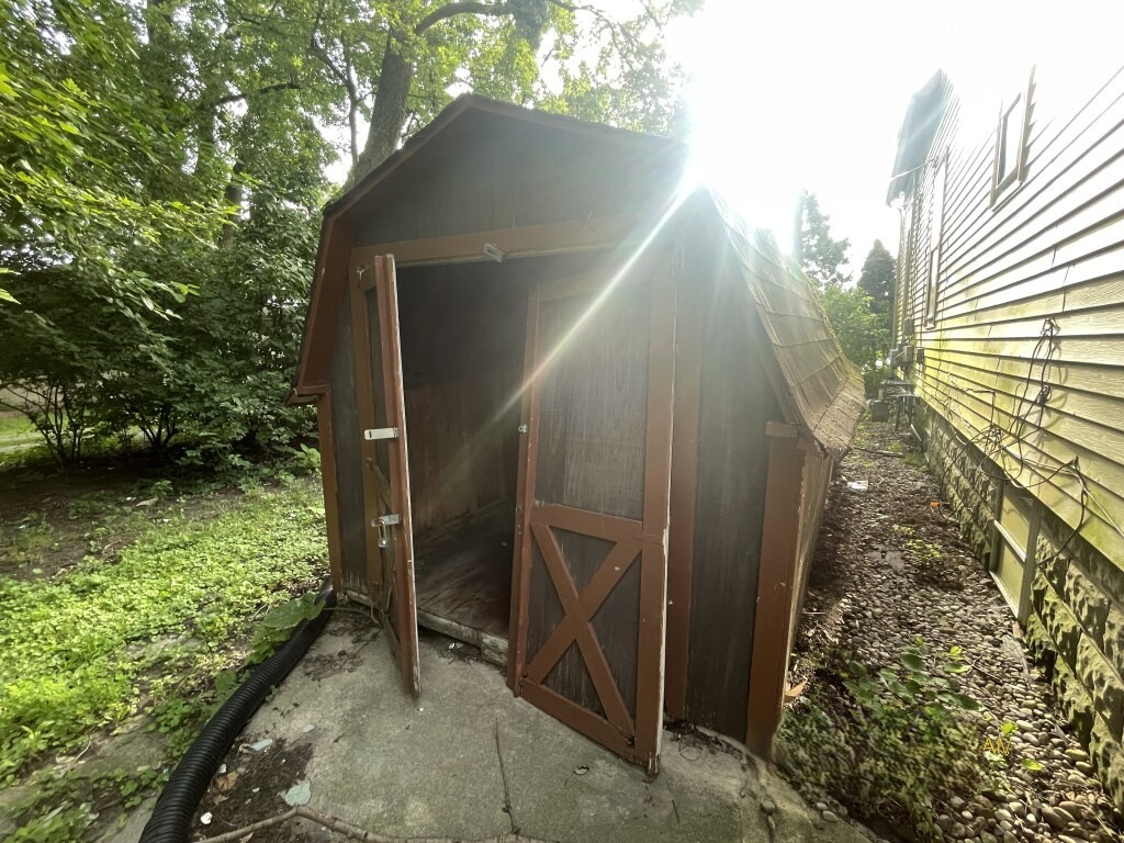 15276 State Street Property Photo 4