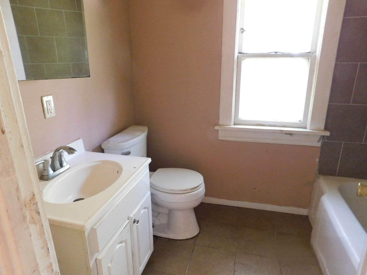 15276 State Street Property Photo 16