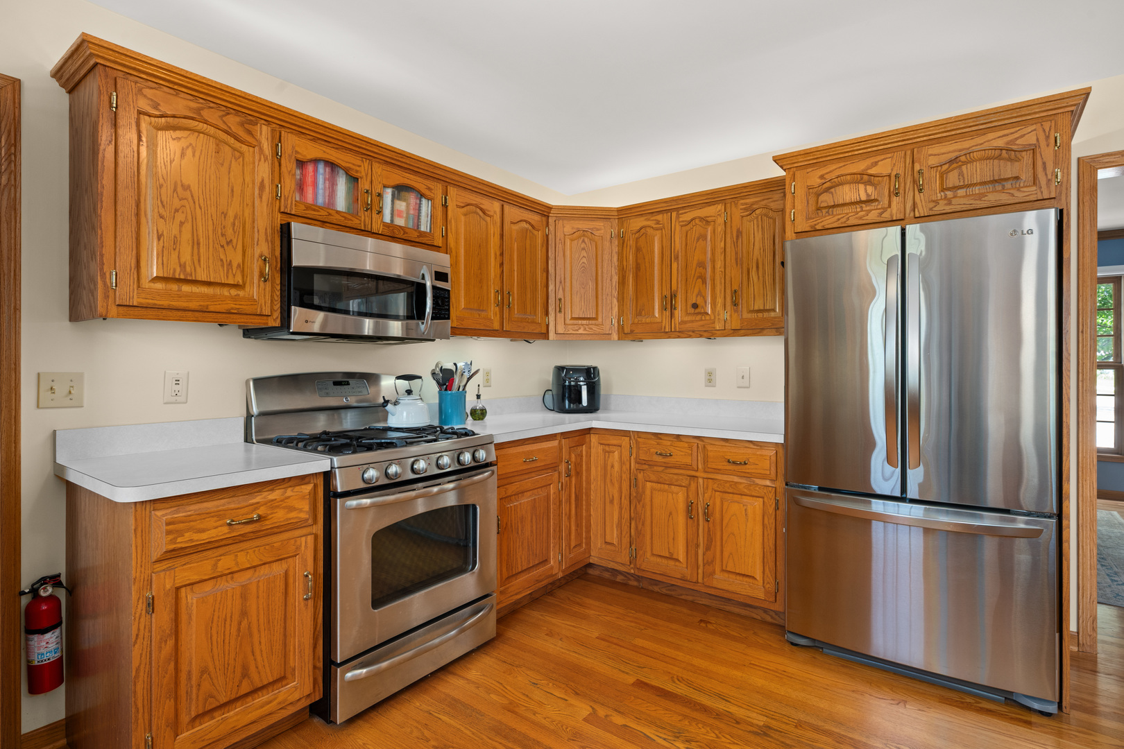 1239 Yorkshire Drive Property Photo 13