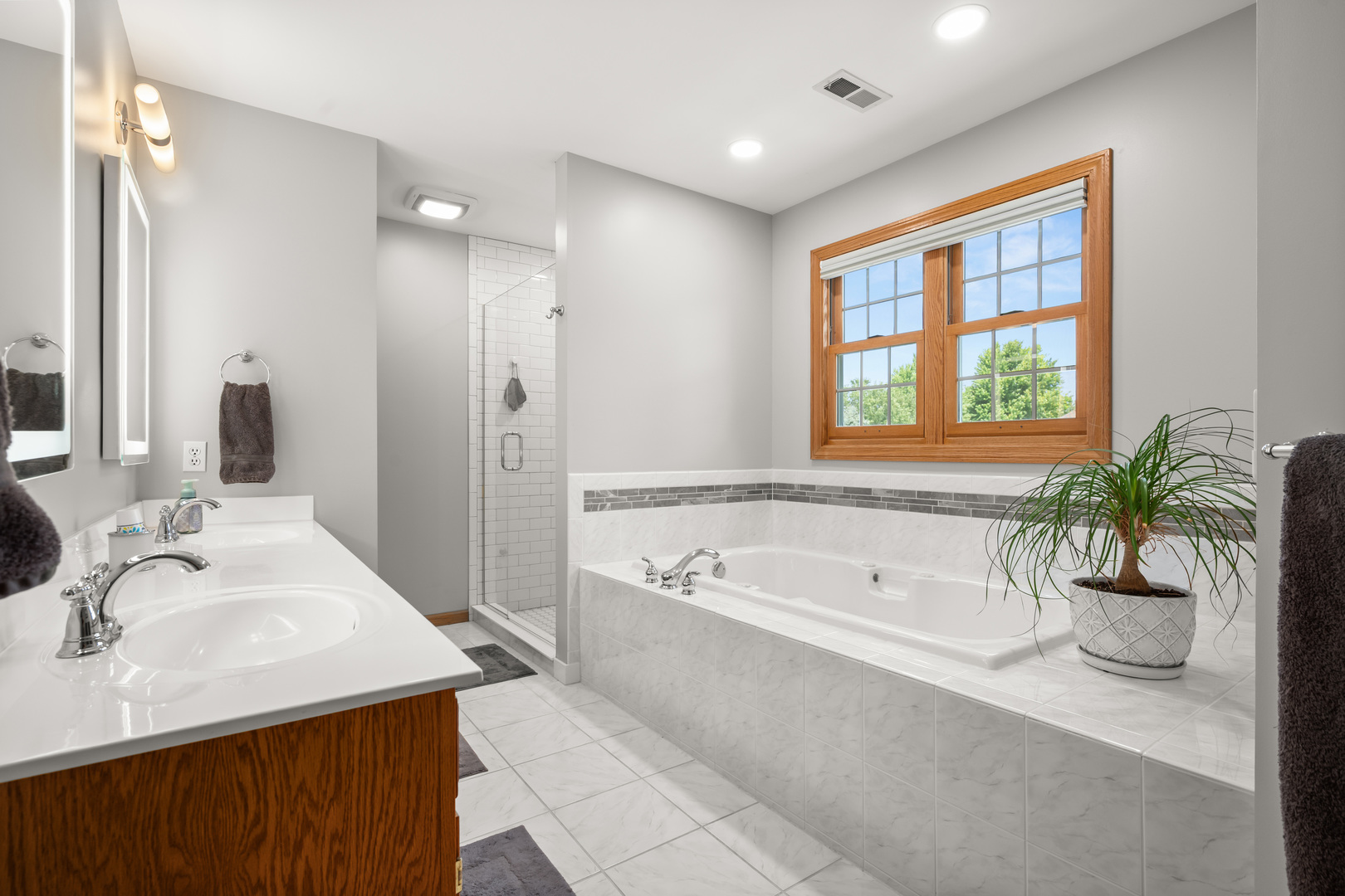 1239 Yorkshire Drive Property Photo 21