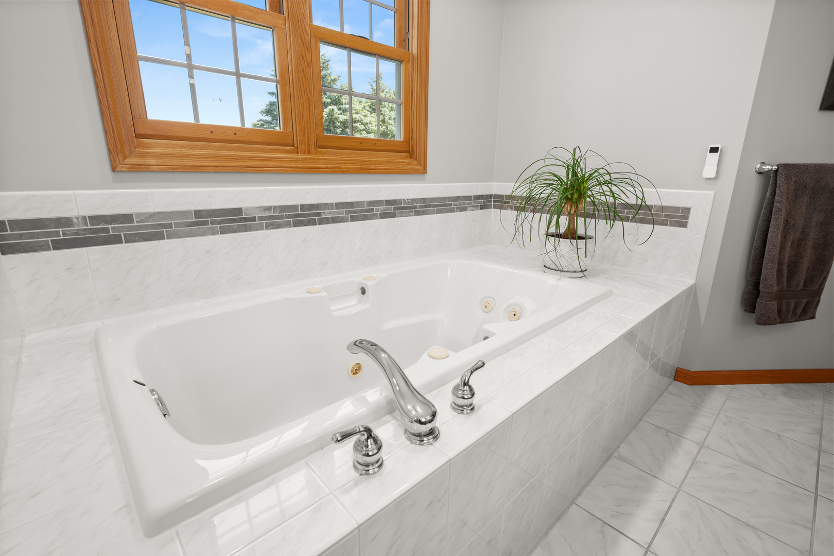 1239 Yorkshire Drive Property Photo 24
