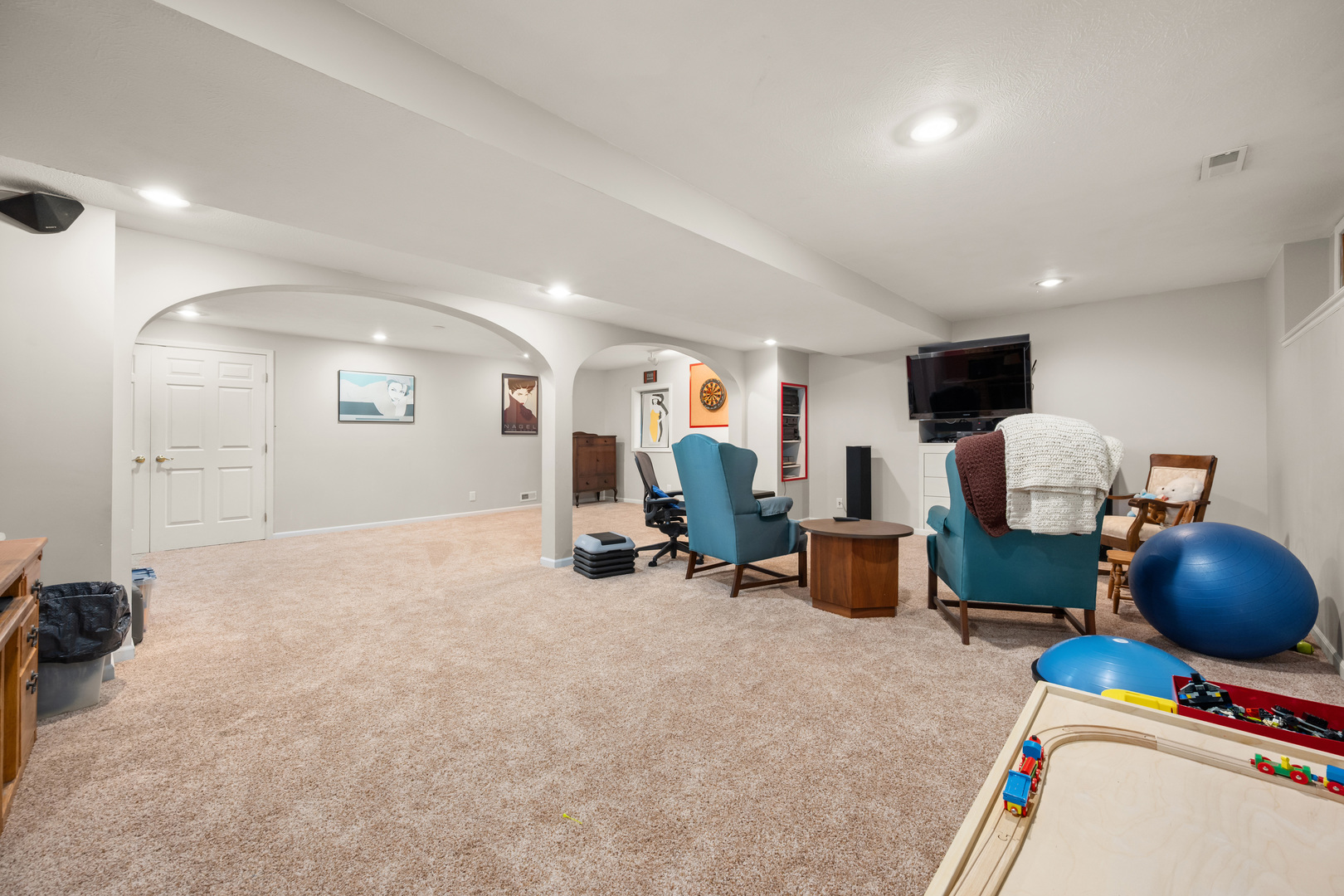 1239 Yorkshire Drive Property Photo 32