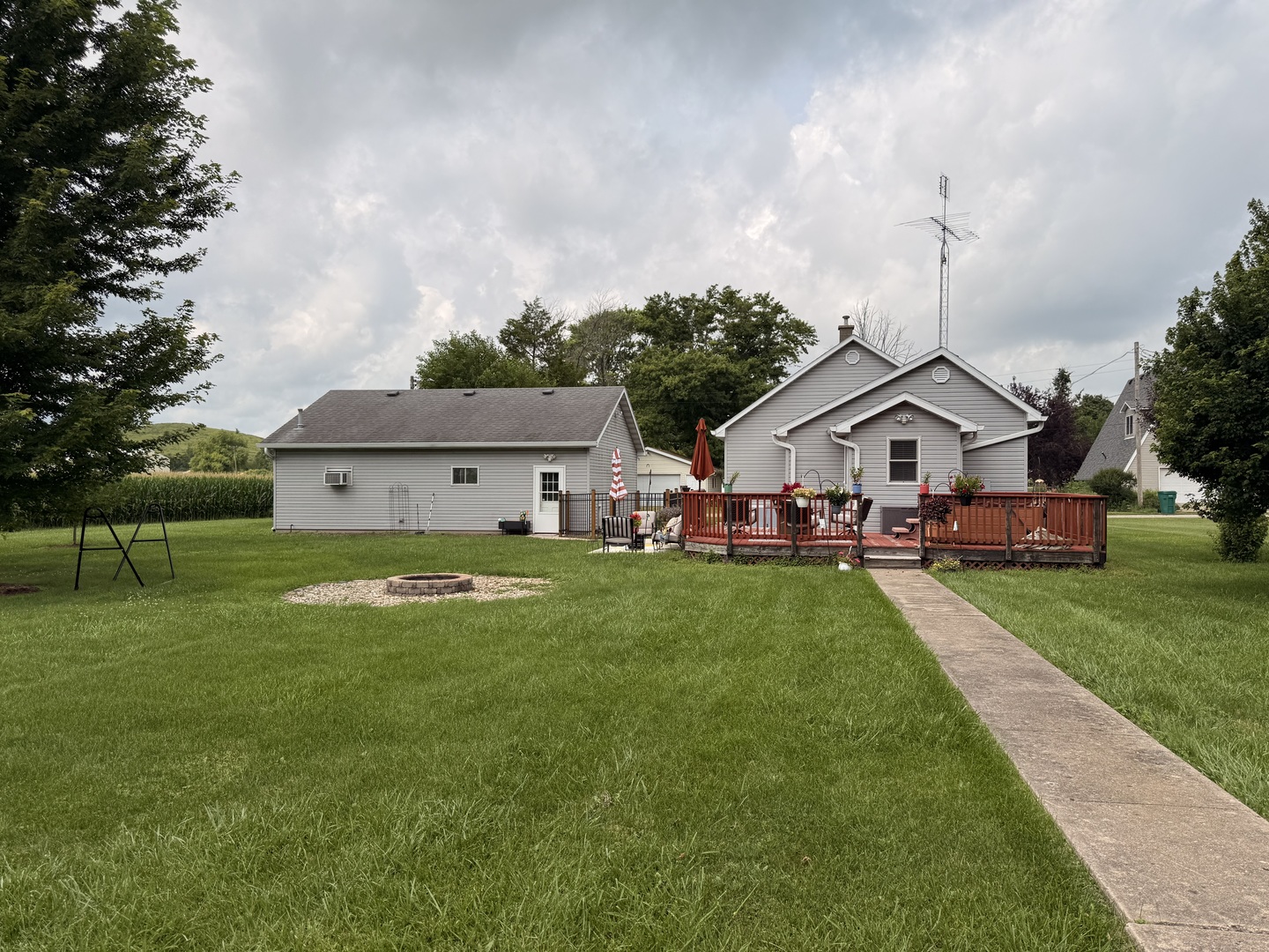 310 S 2nd Street Property Photo 5