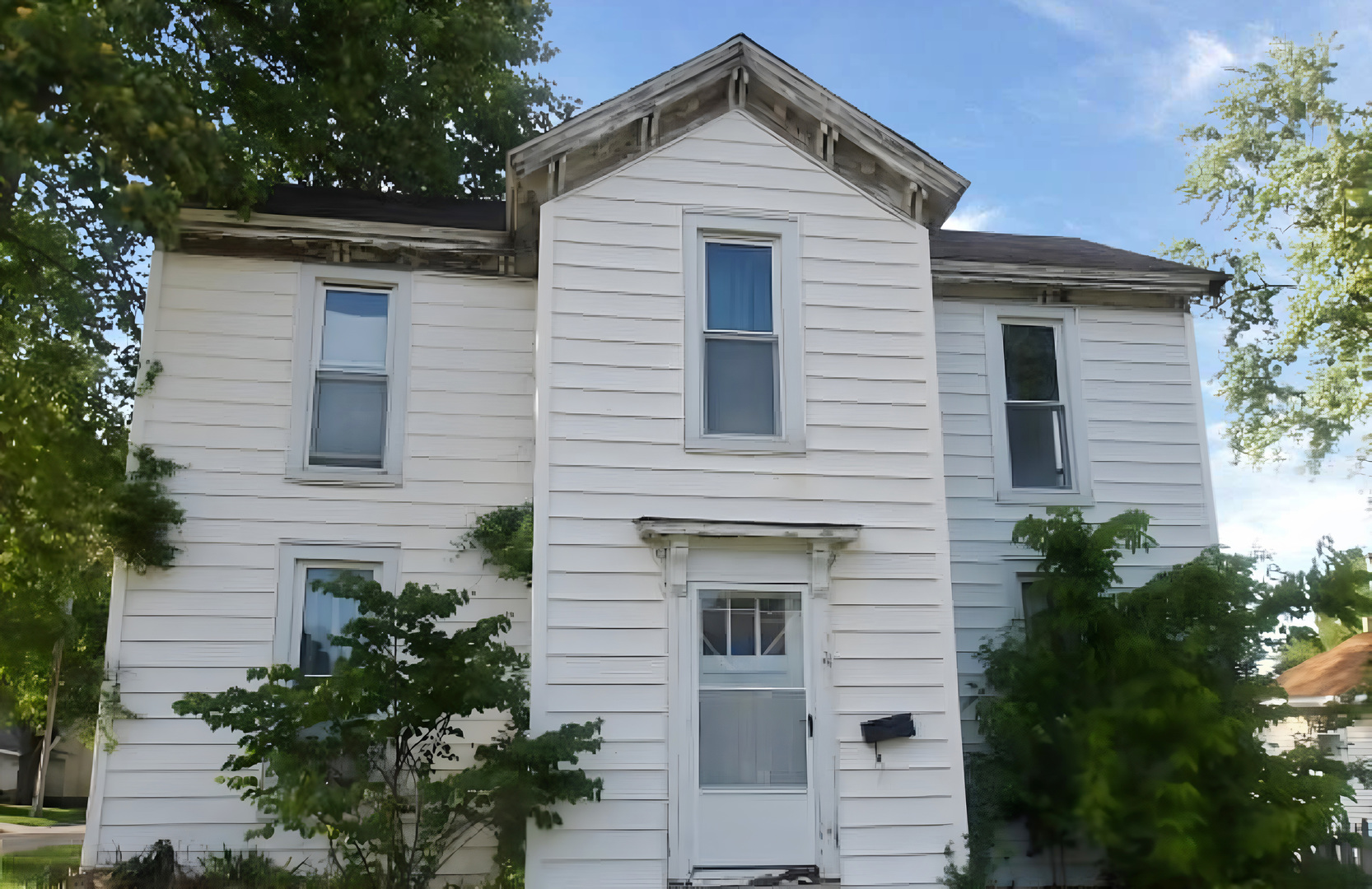 800 E 3rd Street Property Photo 2