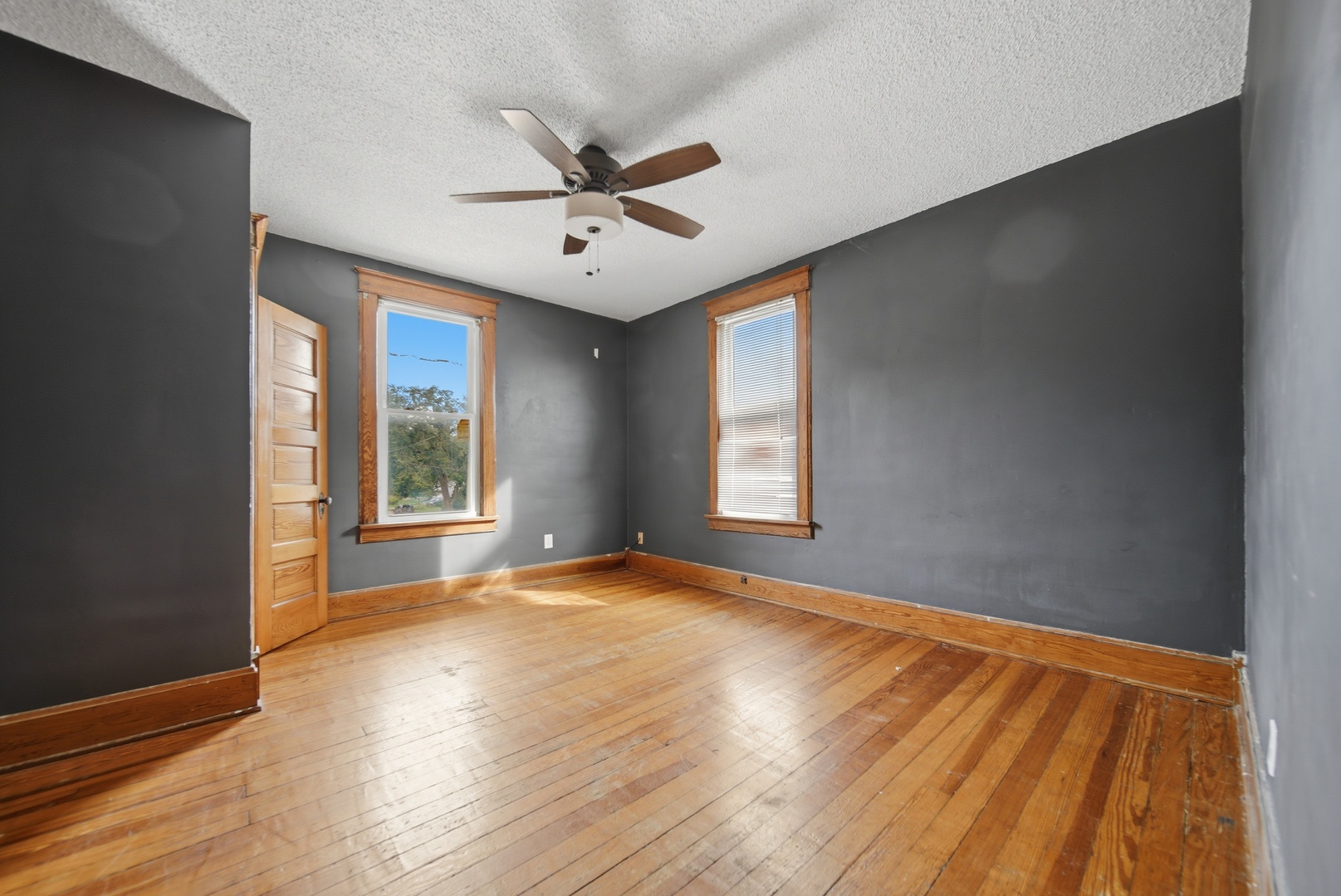 1502 E 4th Street Property Photo 9