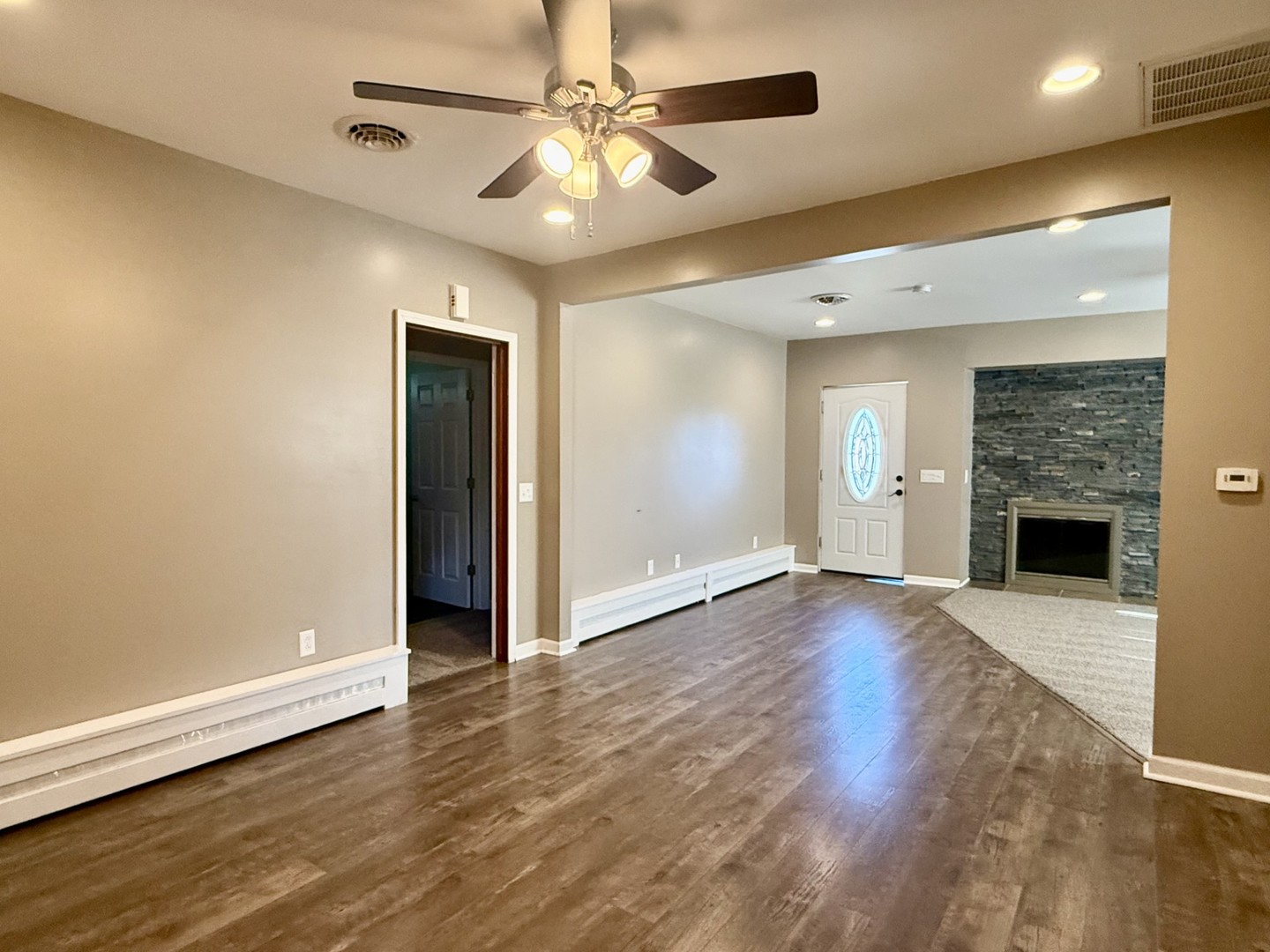 437 10th Place Property Photo 3