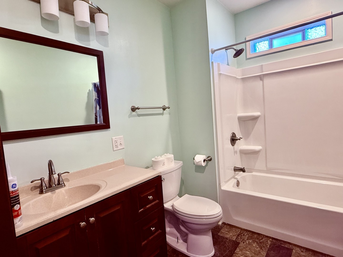 437 10th Place Property Photo 9