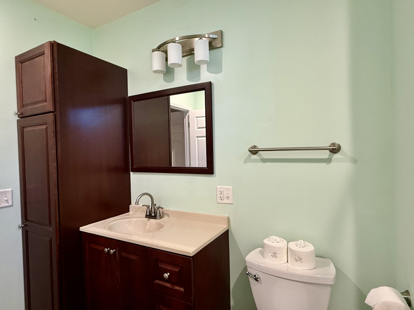 437 10th Place Property Photo 11