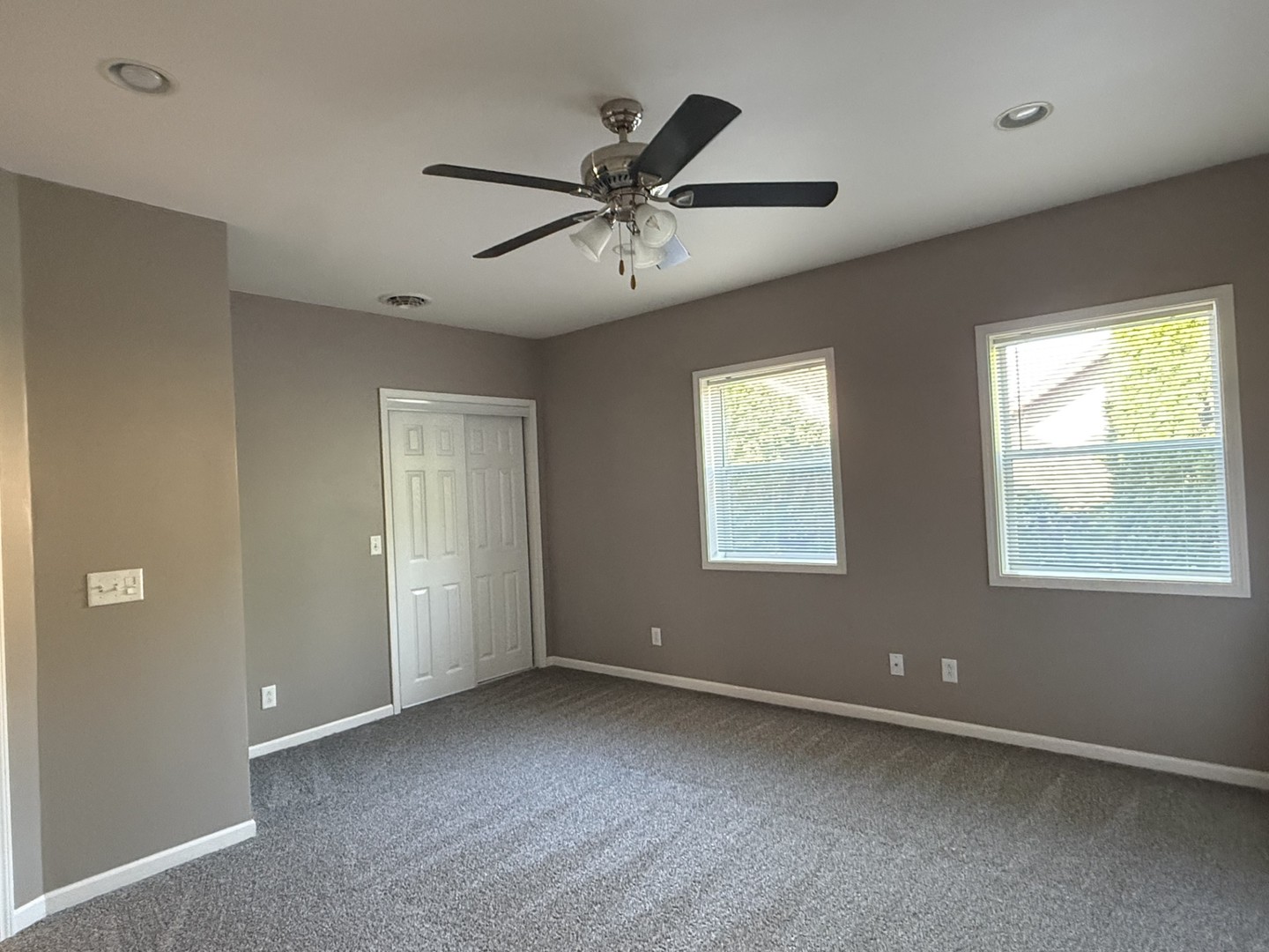 437 10th Place Property Photo 13