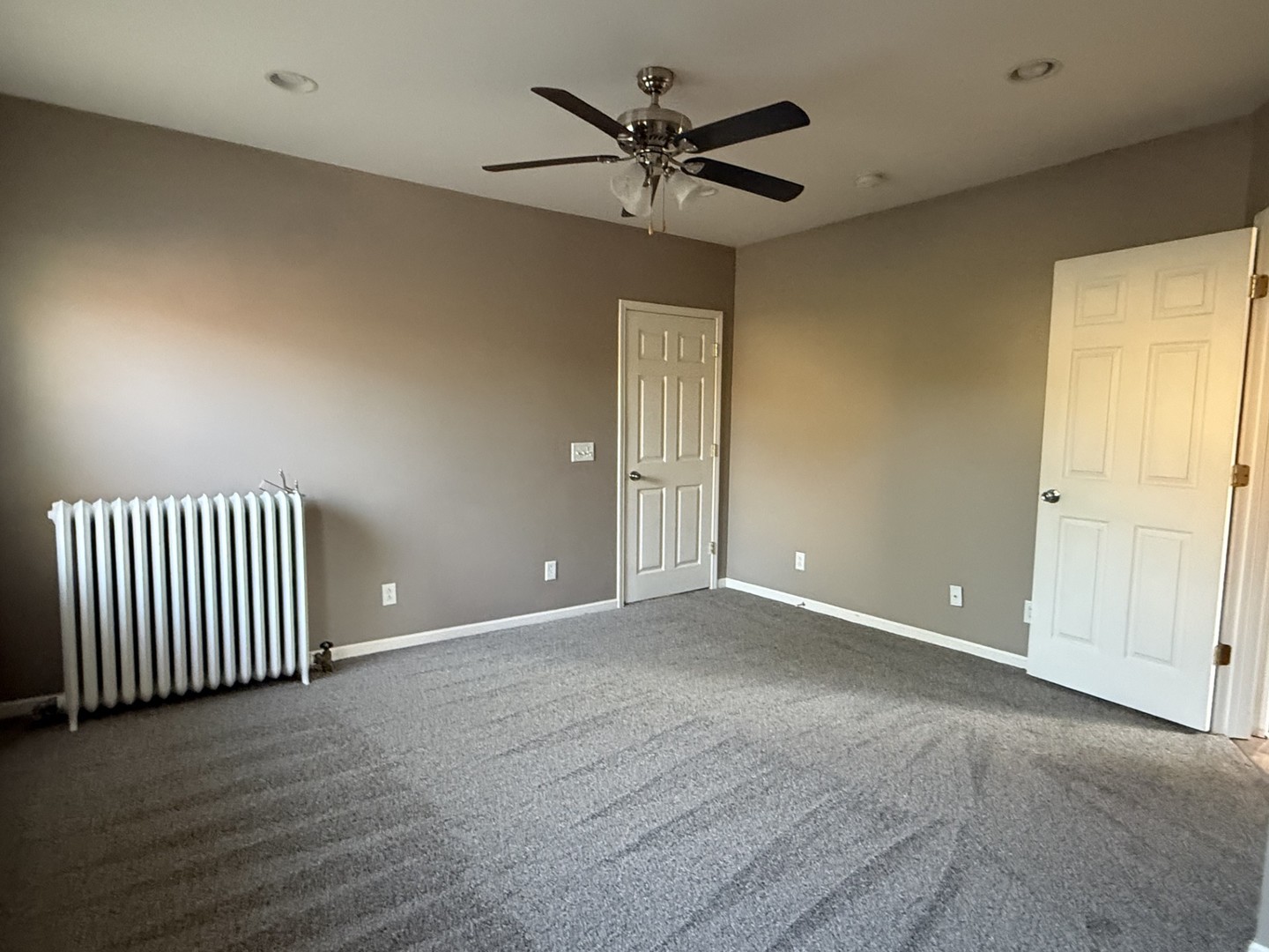 437 10th Place Property Photo 14