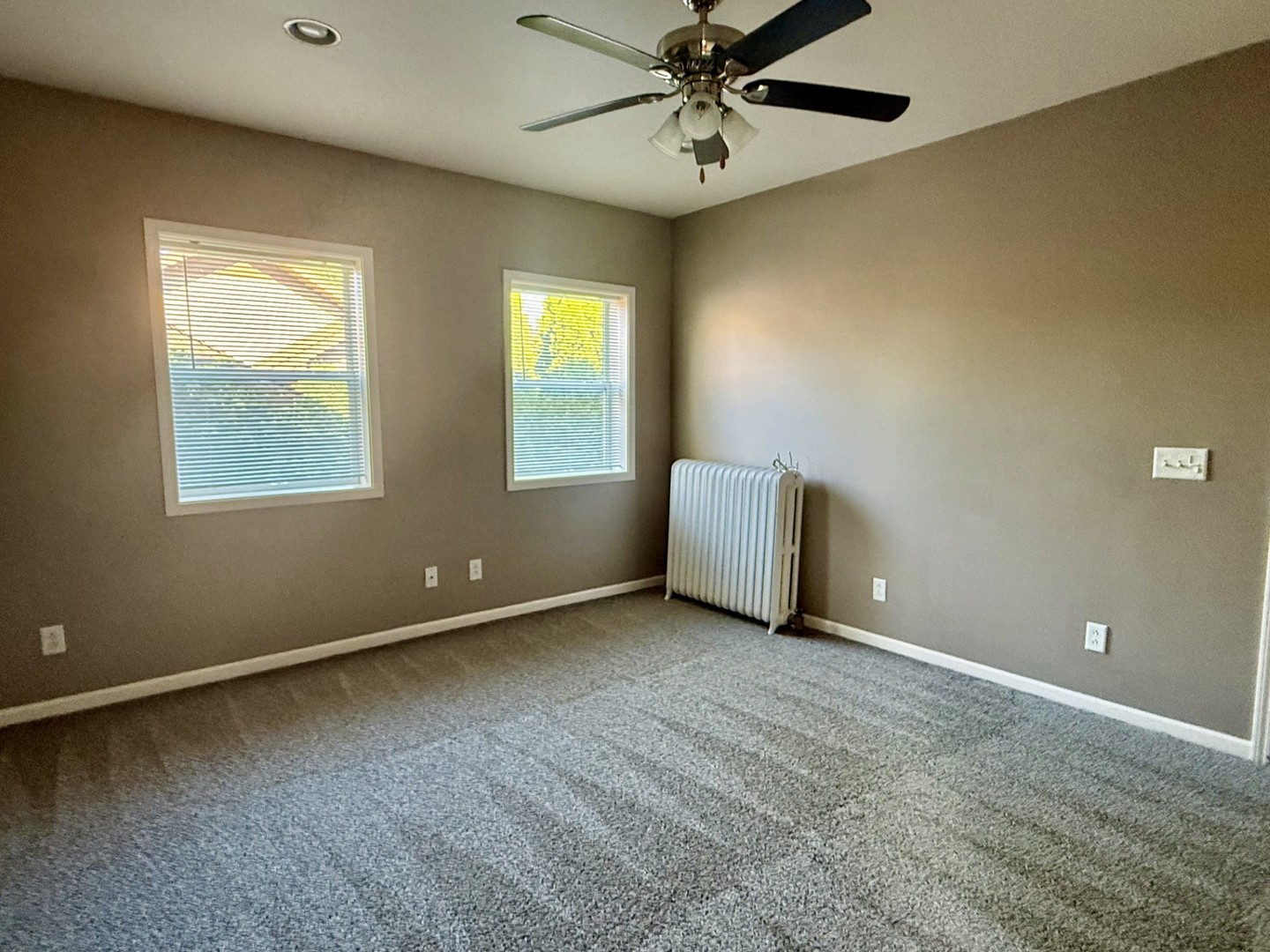 437 10th Place Property Photo 15