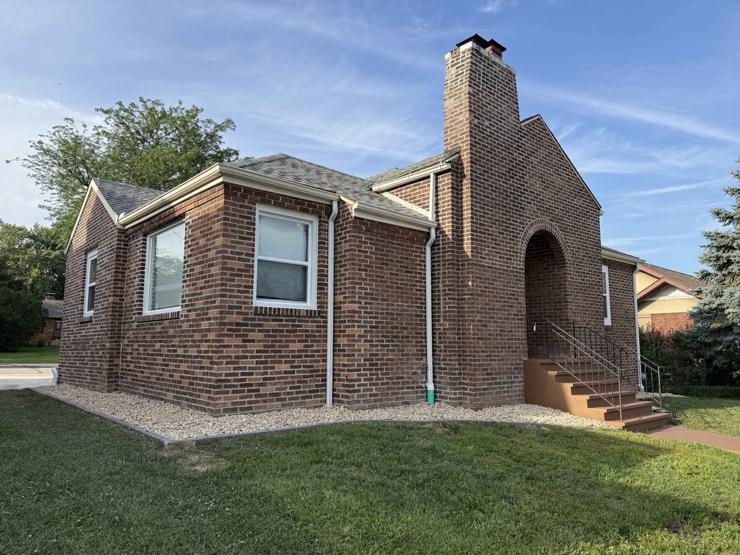 437 10th Place Property Photo 16