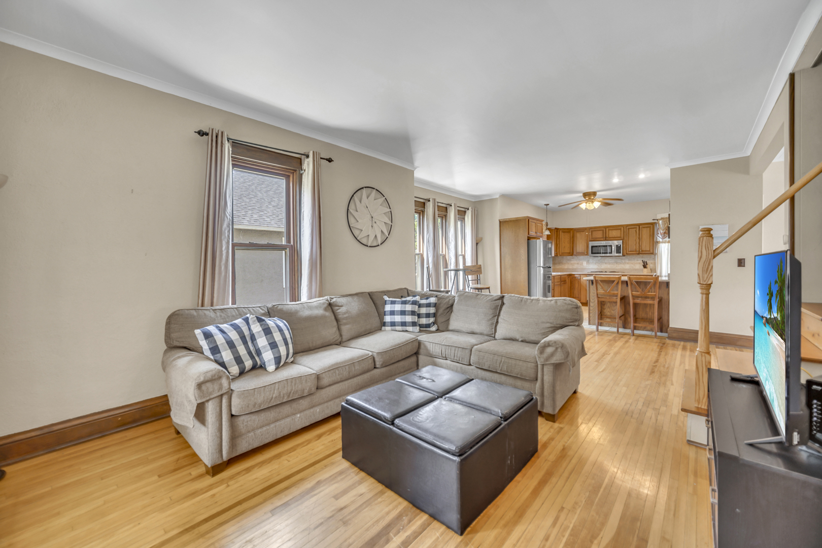 1337 Campbell Avenue Property Photo 4
