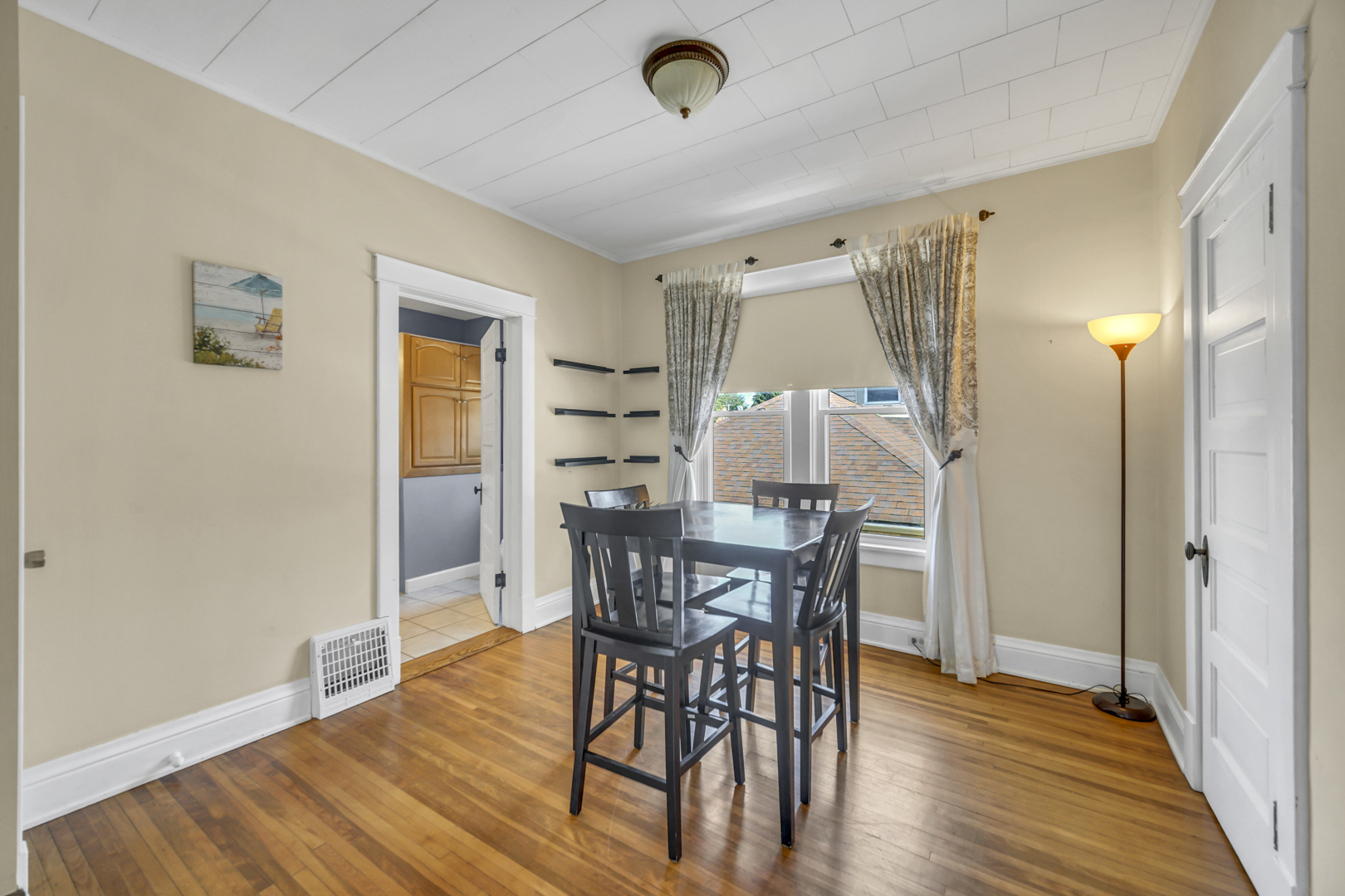 1337 Campbell Avenue Property Photo 8