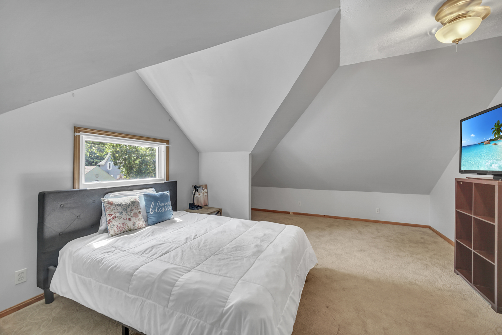 1337 Campbell Avenue Property Photo 15