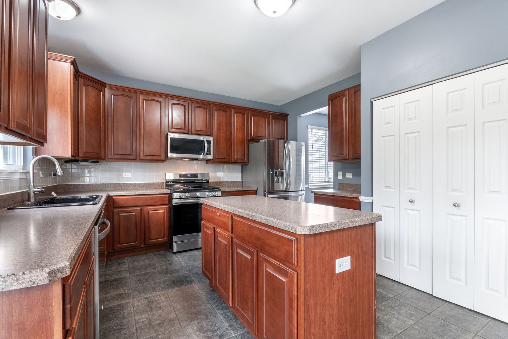 14610 General Drive Property Photo 3