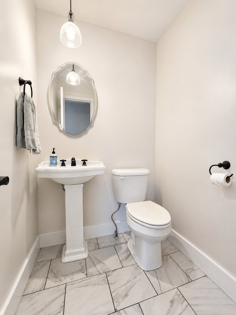 308 E Washington Street Property Photo 14